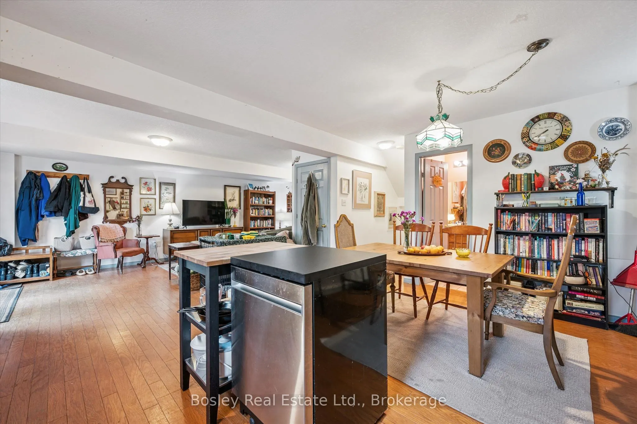 4 Hayward Crescent