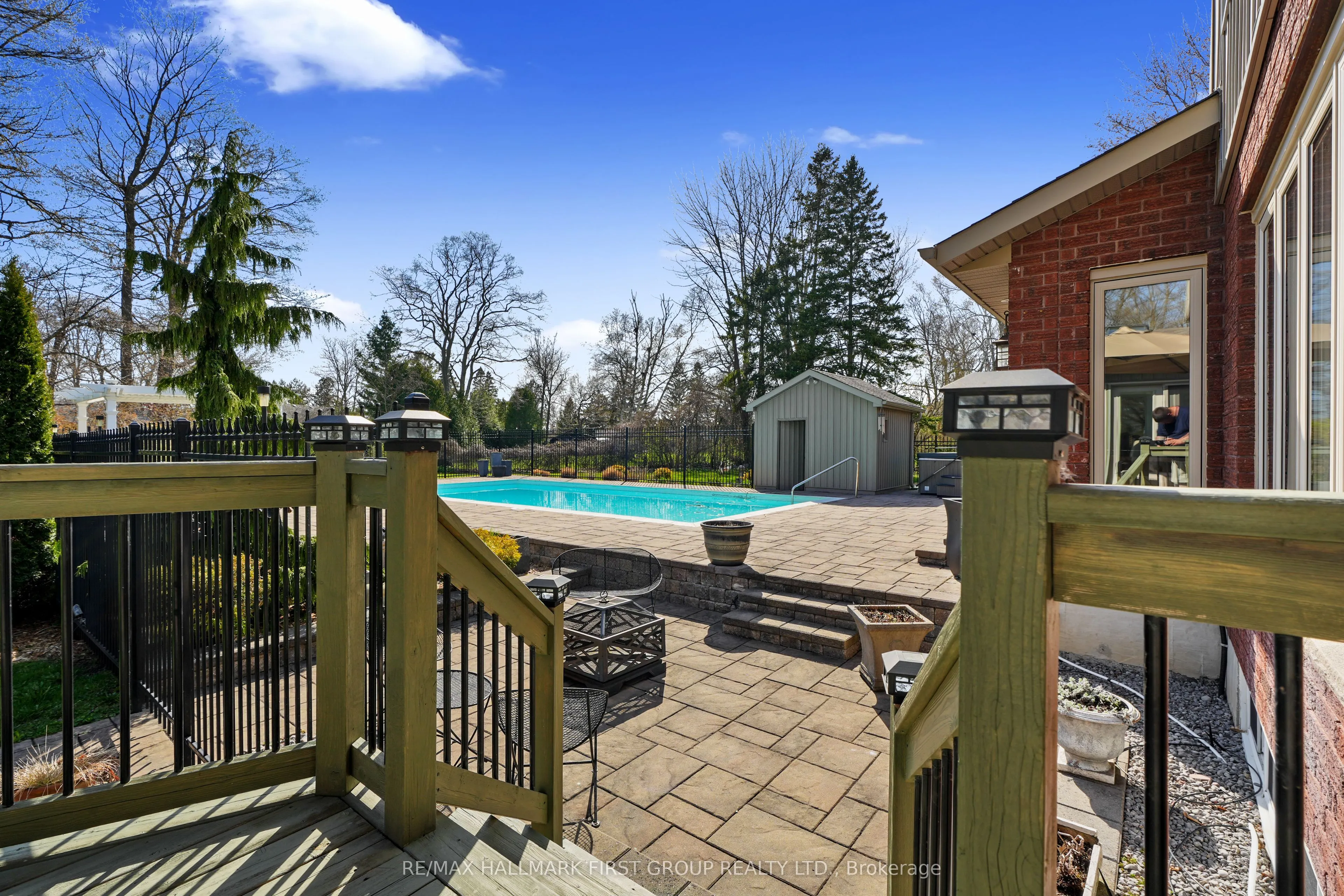 3 Hamilton Court