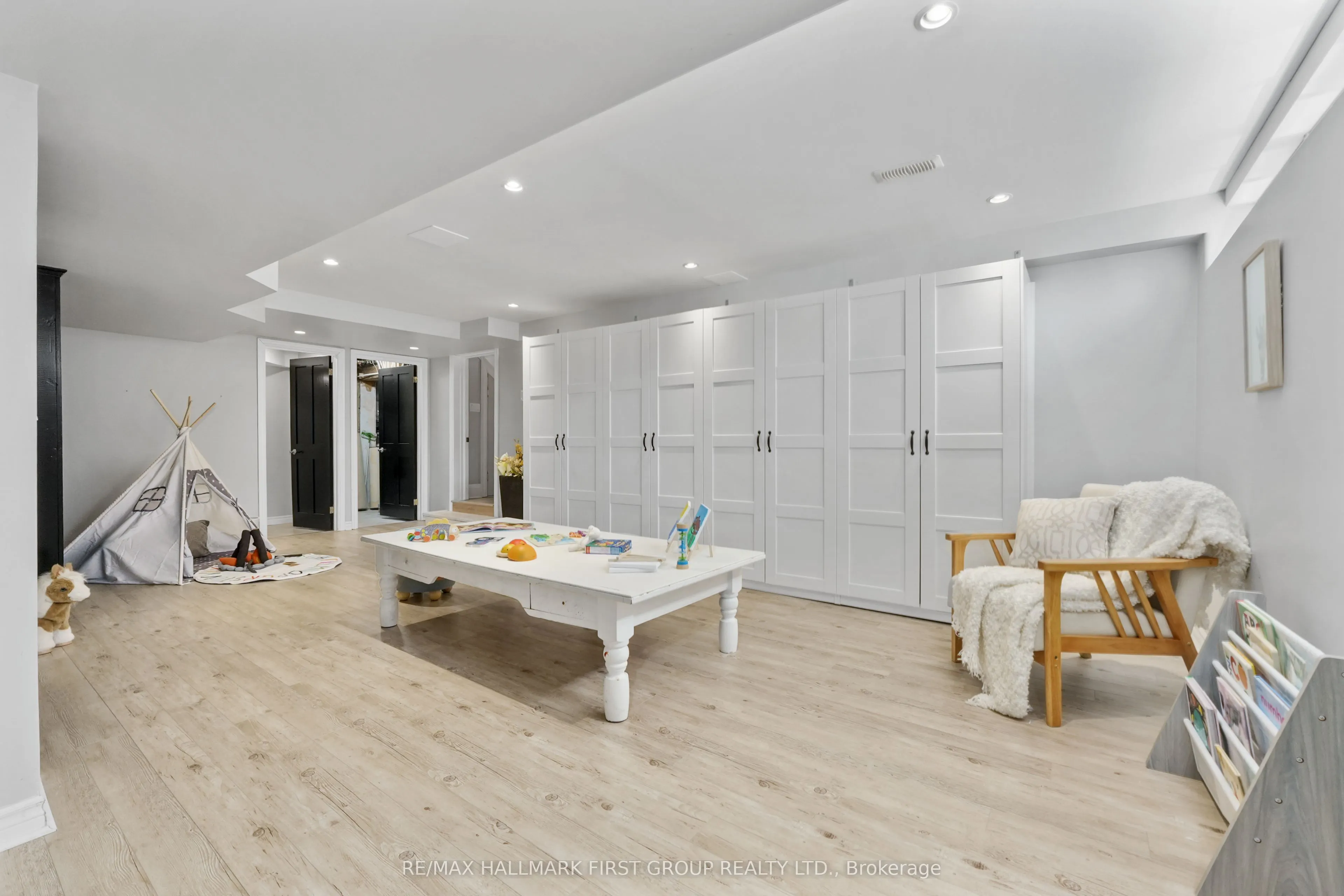 3 Hamilton Court