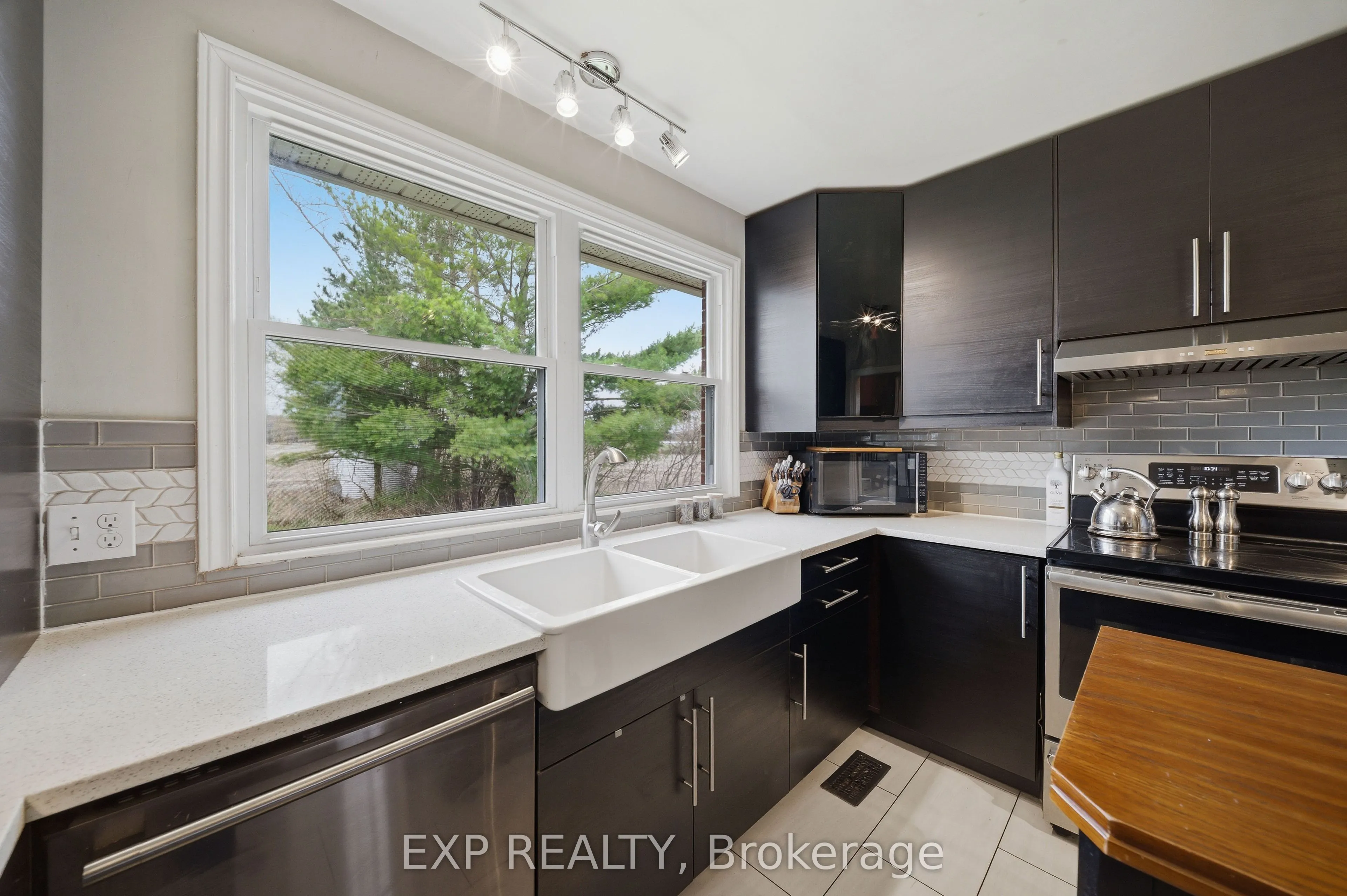 6892 Boundary Road