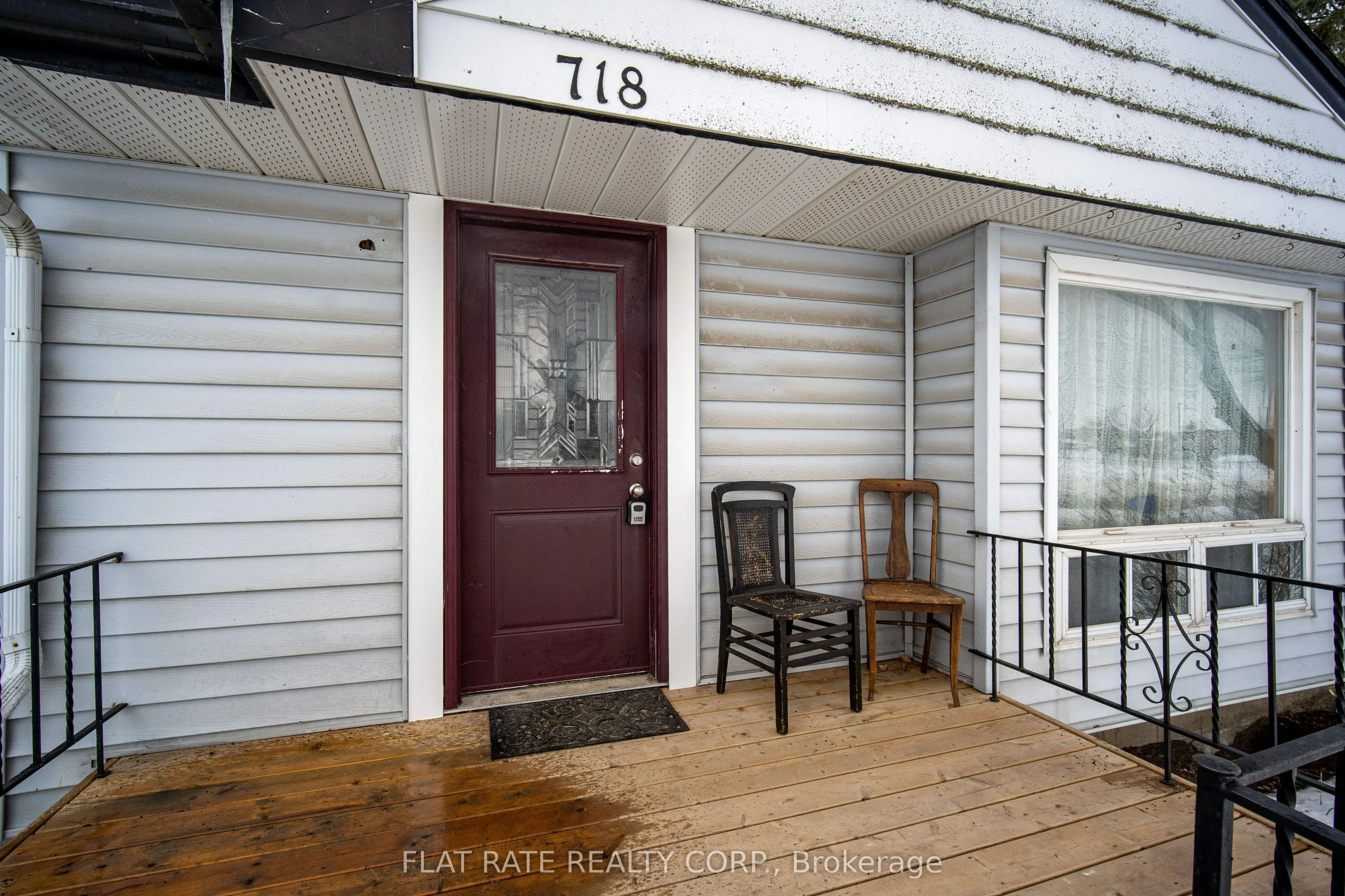 718 GILLESPIE Avenue