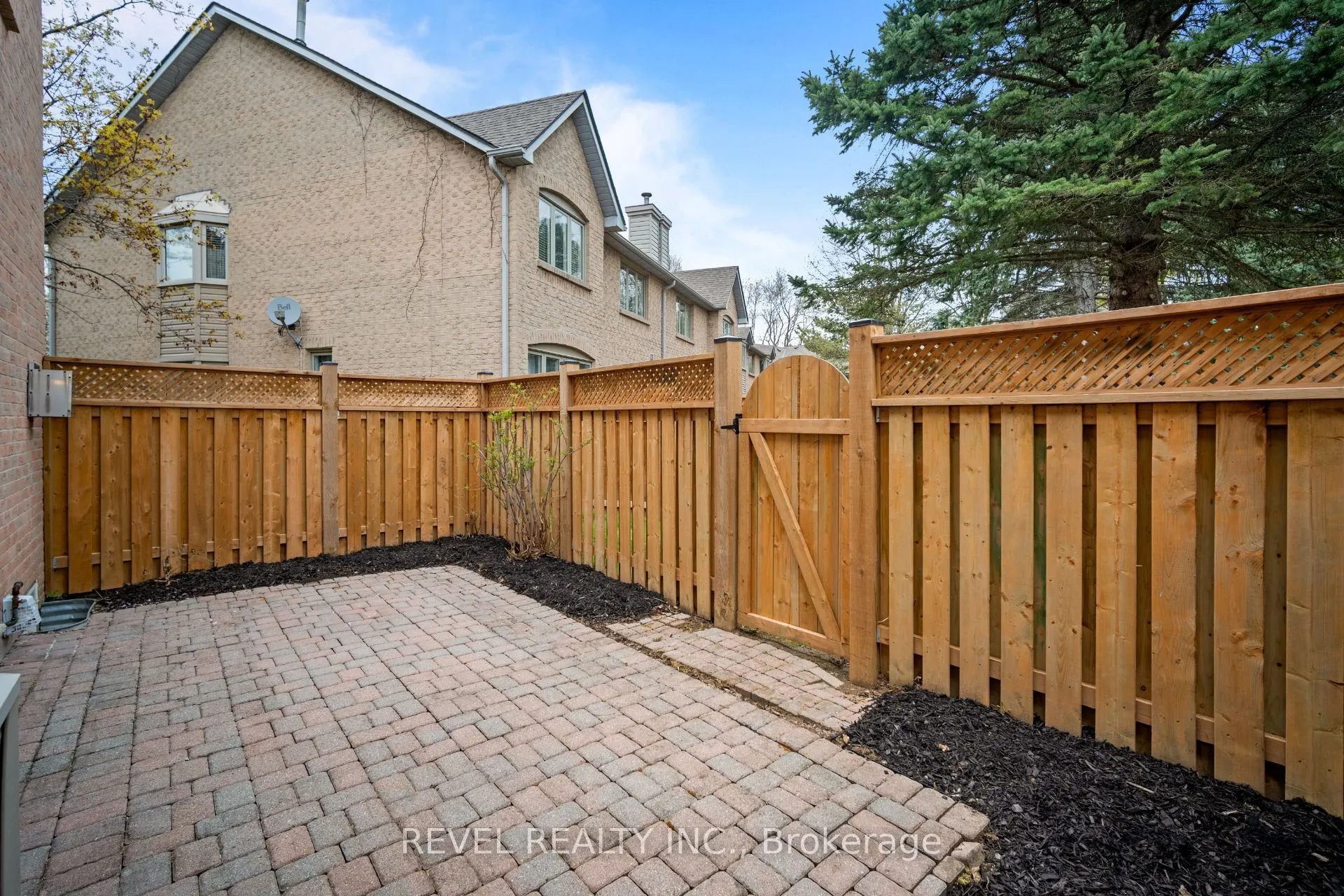 320 Hamilton Drive #10