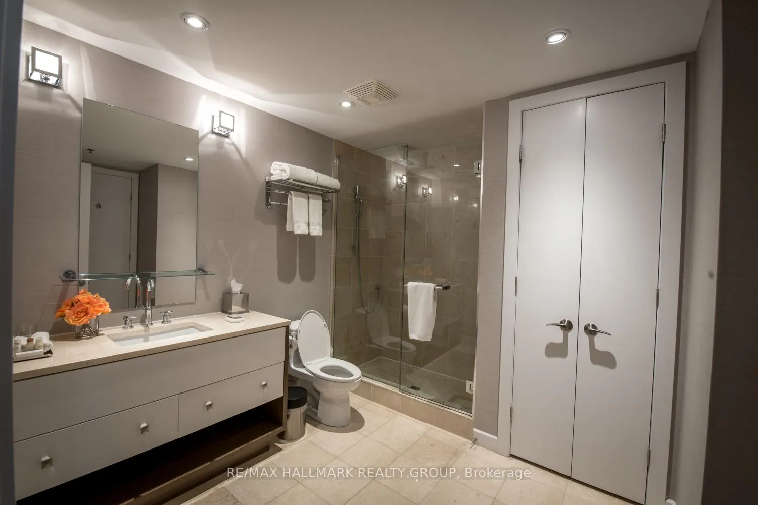 300 Lisgar Street #201