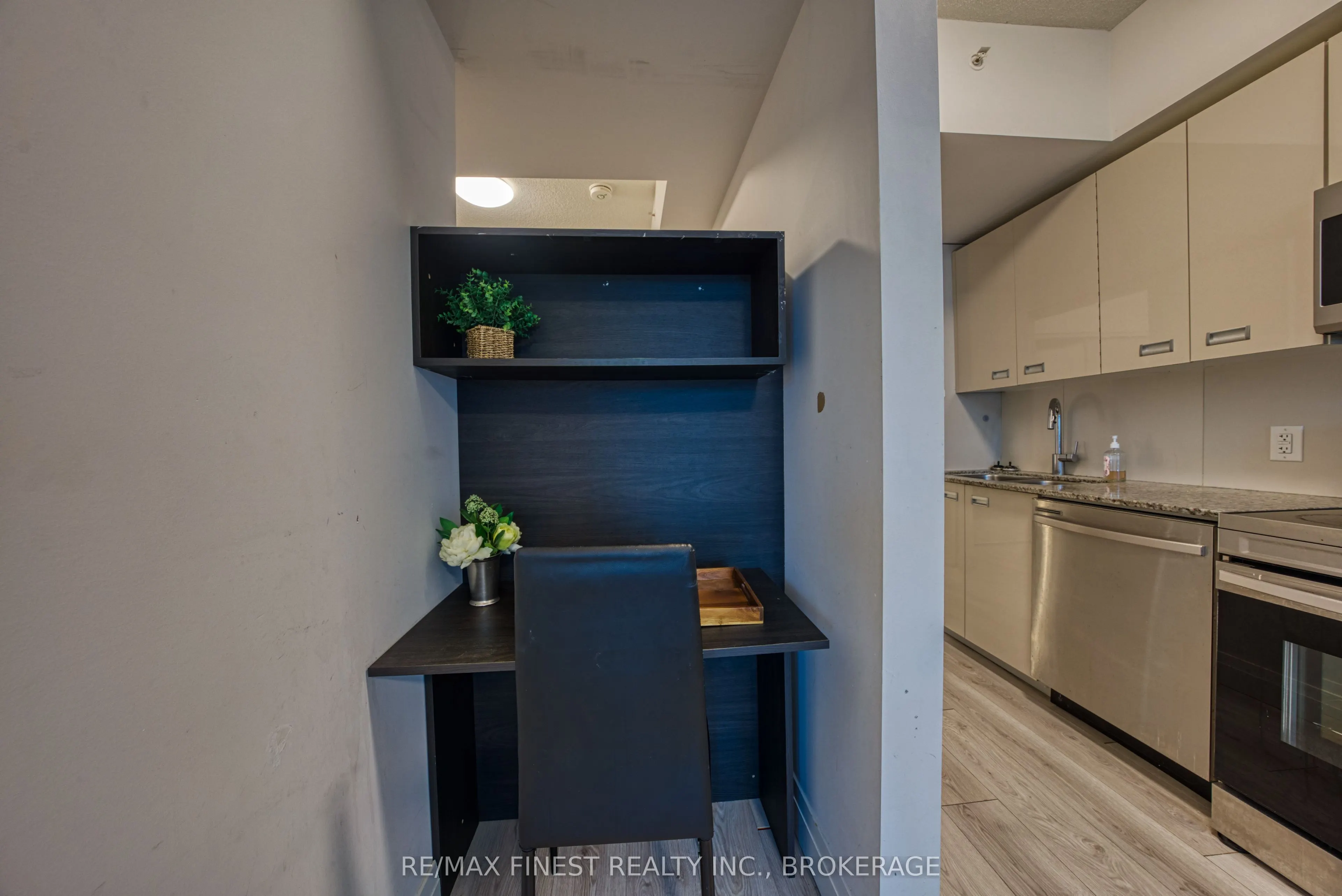 652 Princess Street #522