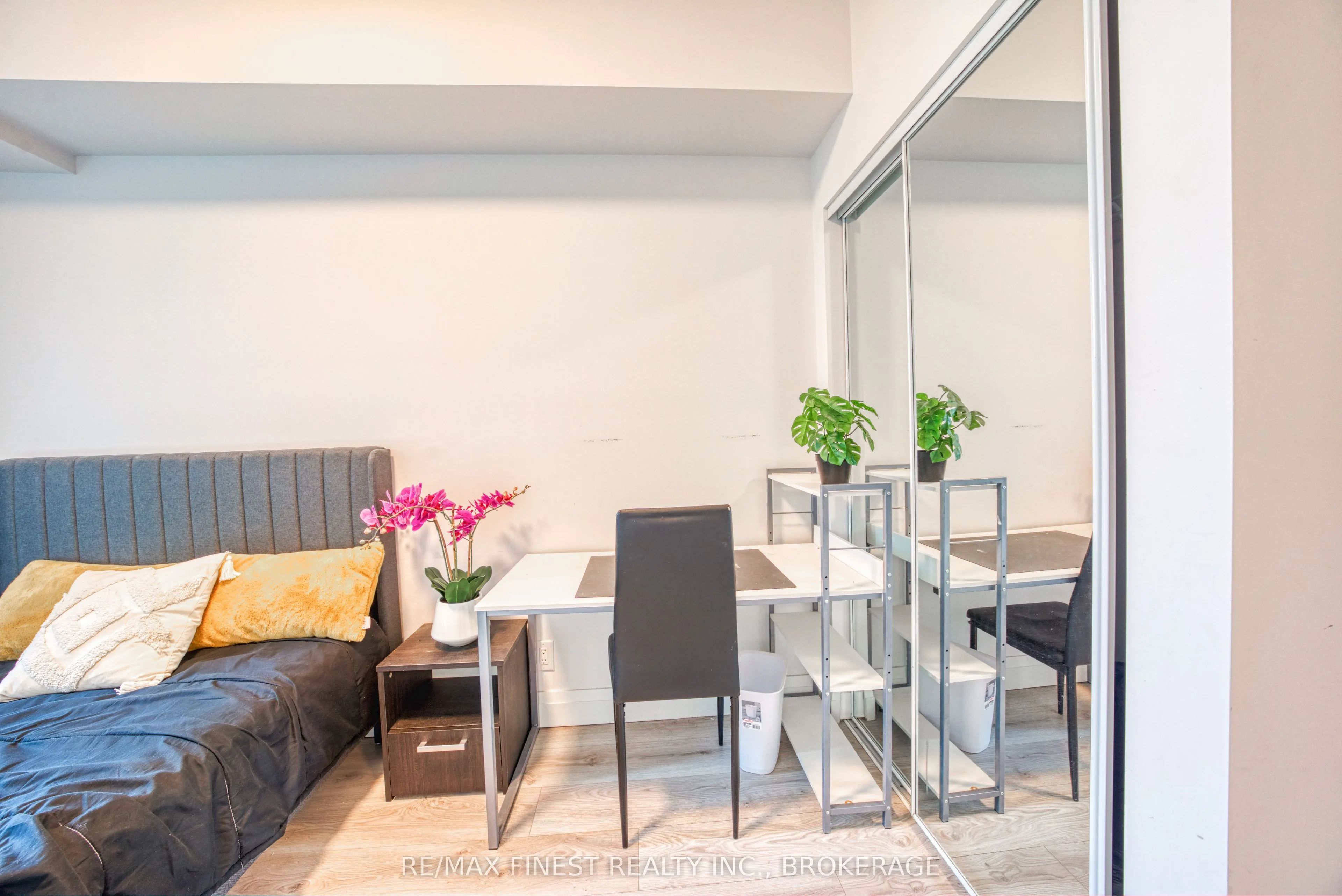 652 Princess Street #522