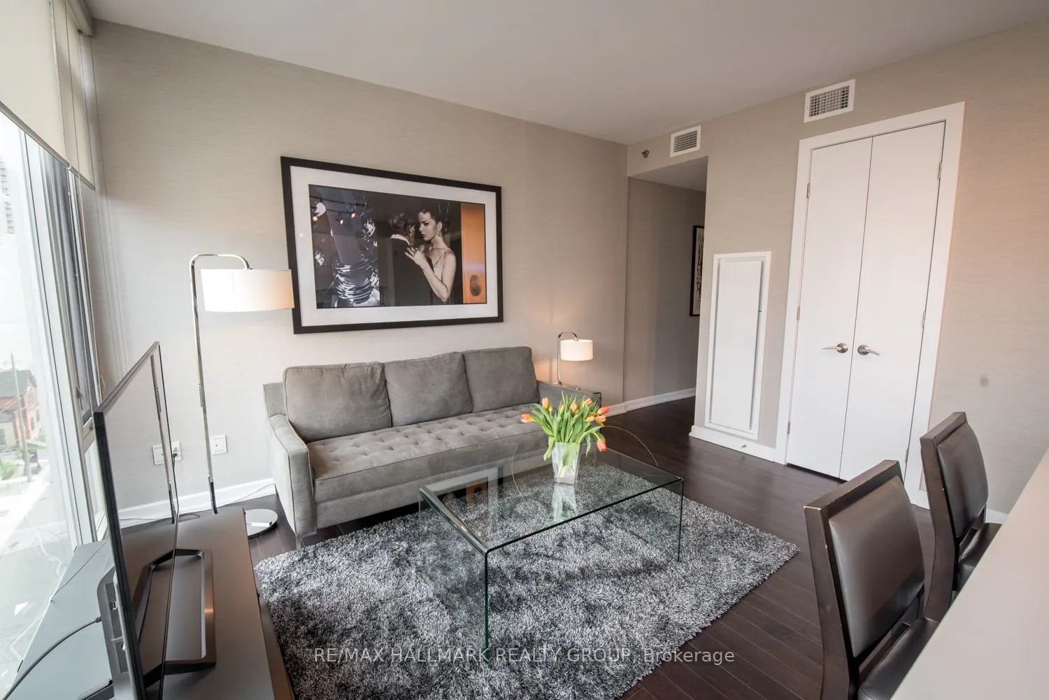 300 Lisgar Street #1111