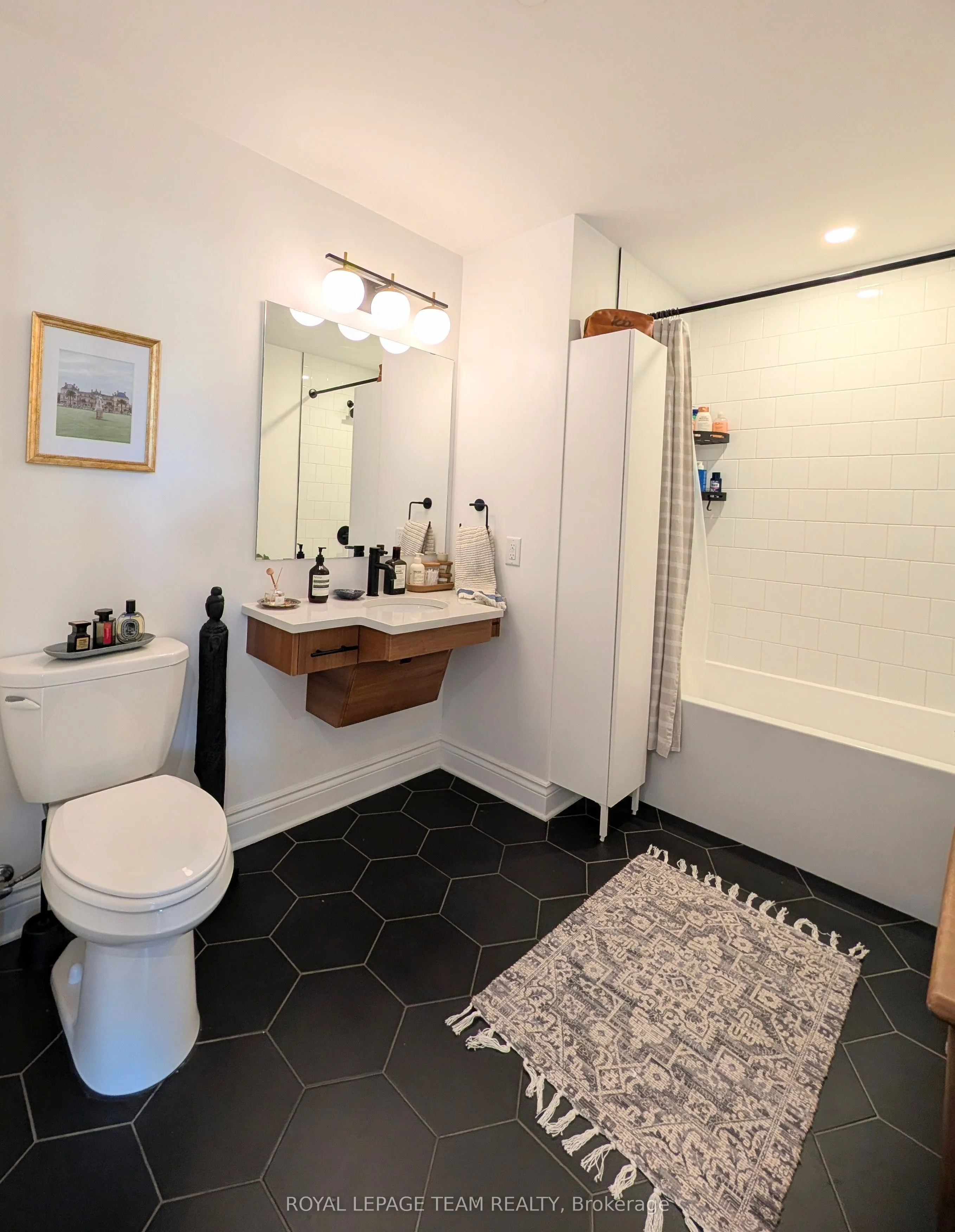 101 Pinhey Street #304