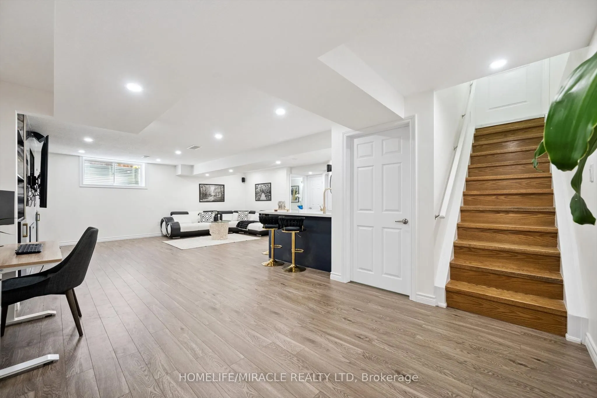 736 Wood Lily Street