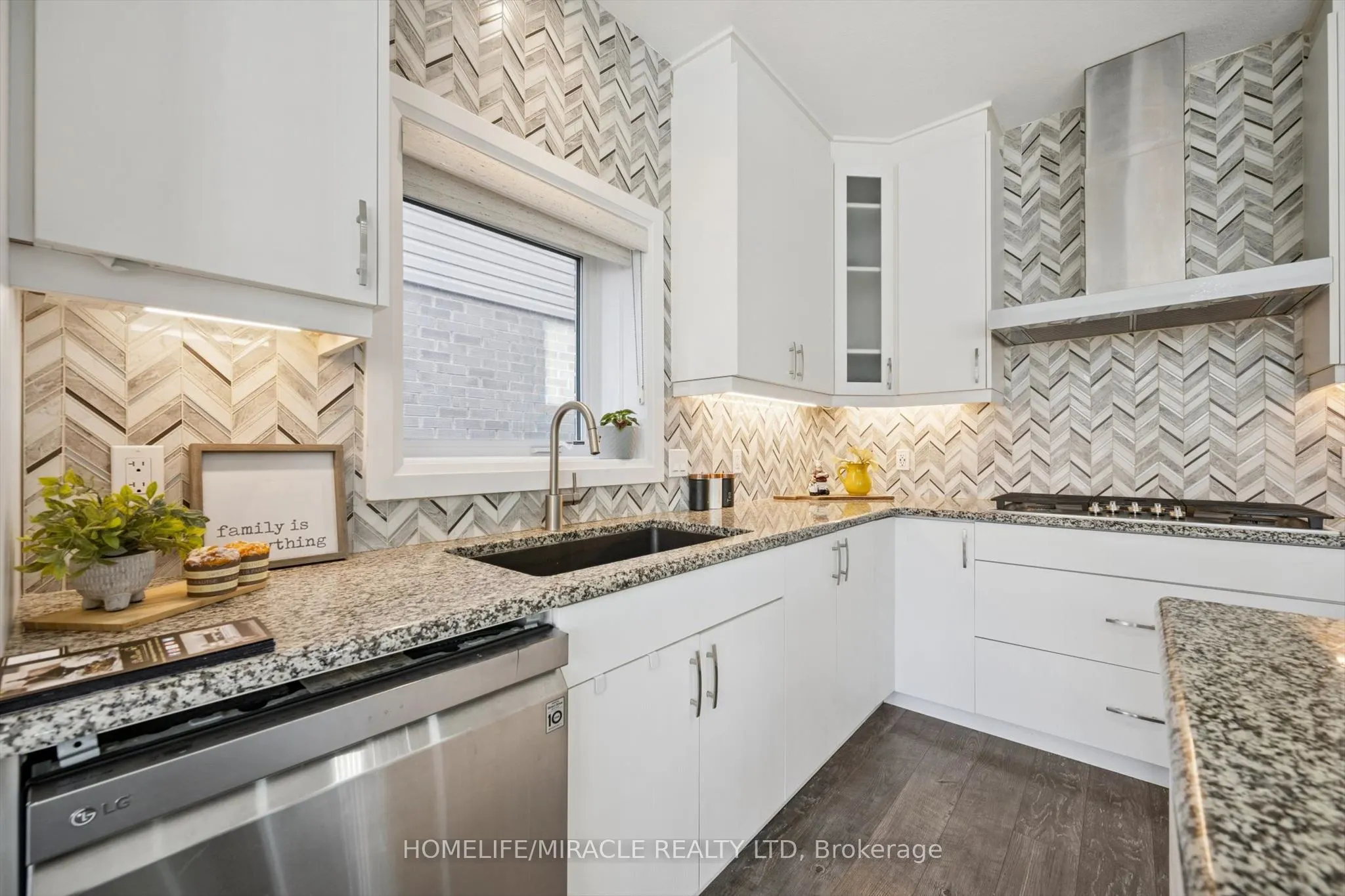 736 Wood Lily Street