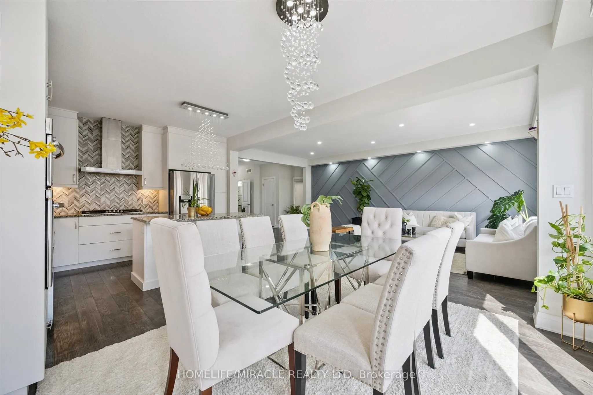 736 Wood Lily Street