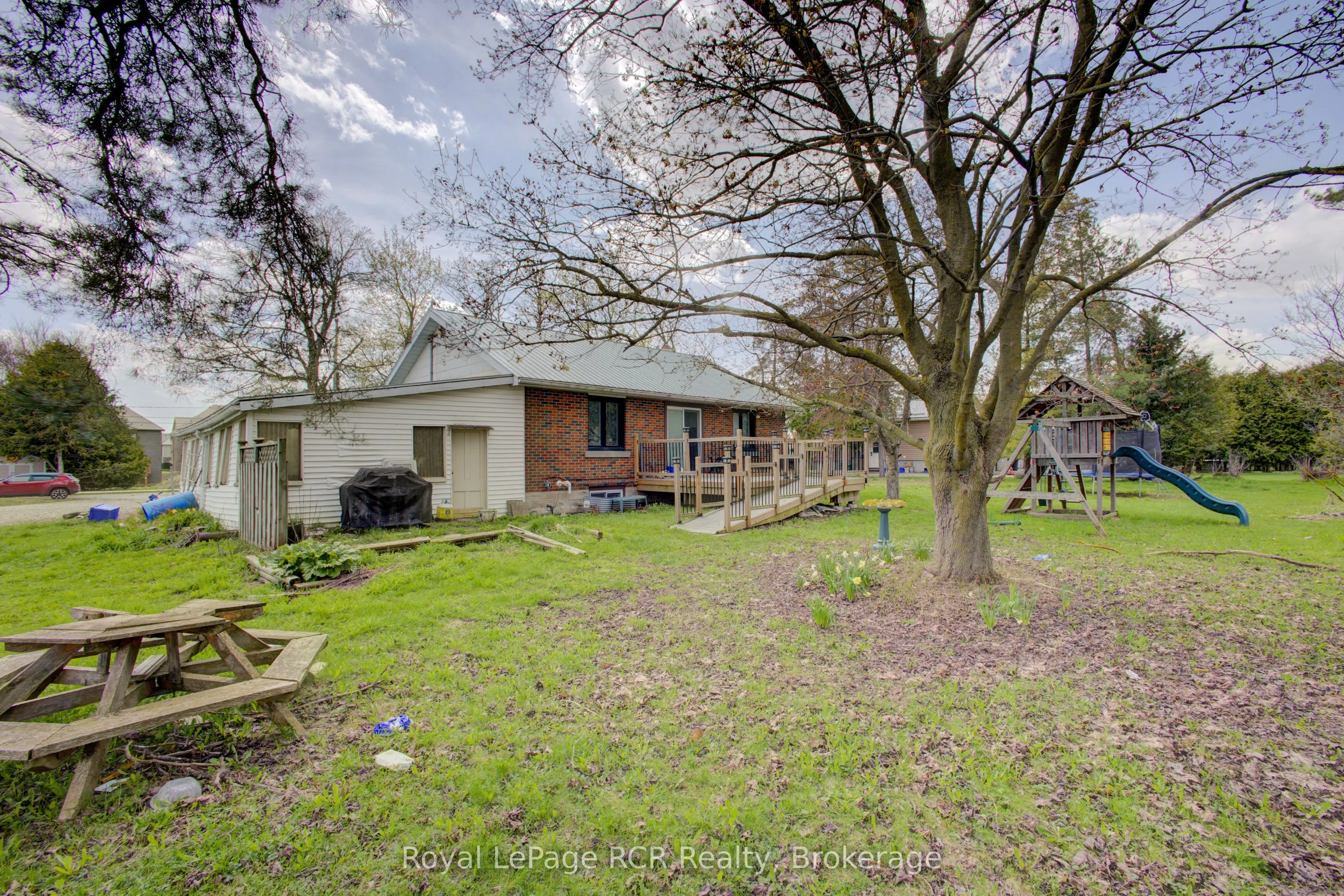 460 Domville Street
