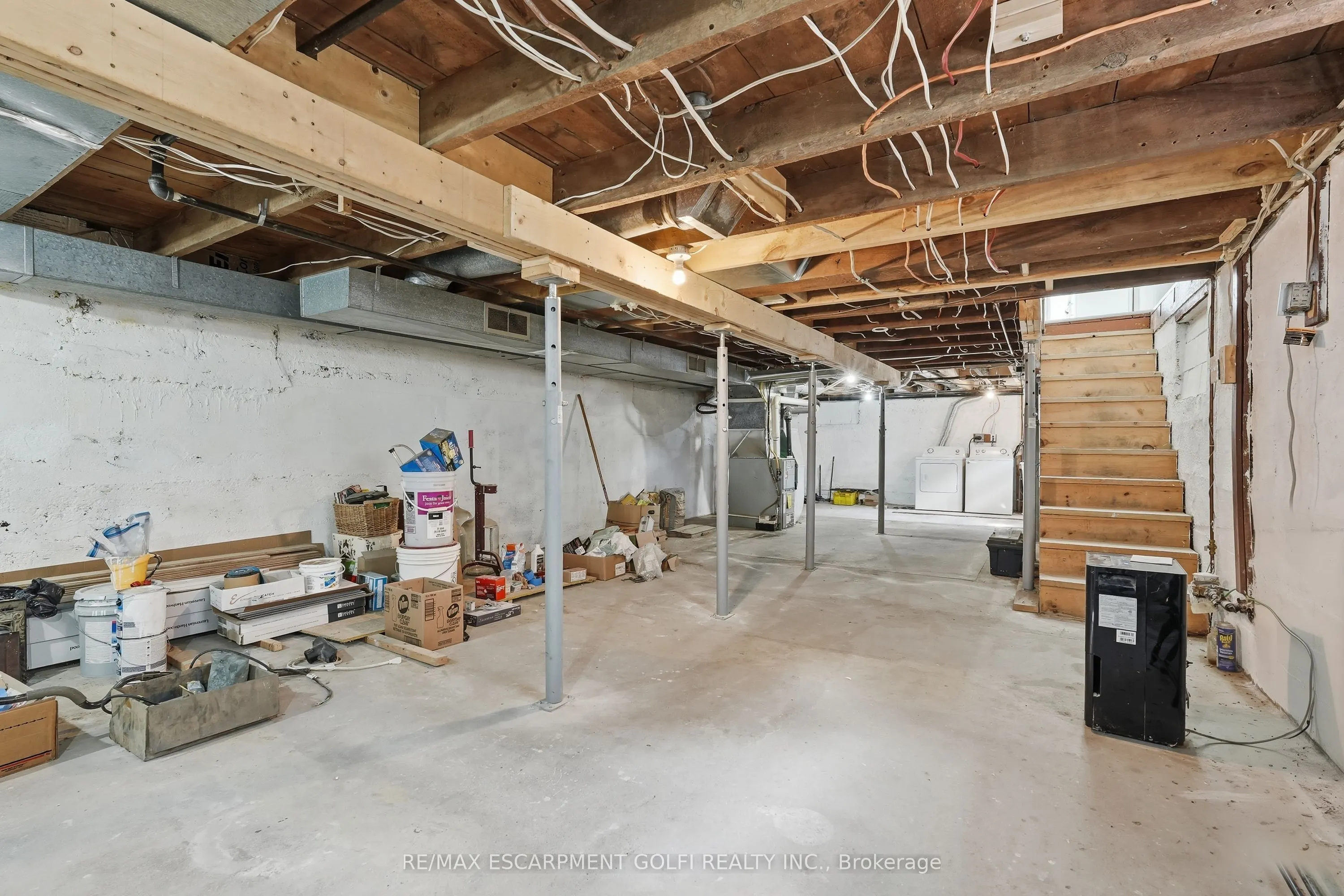 237 Main Street E