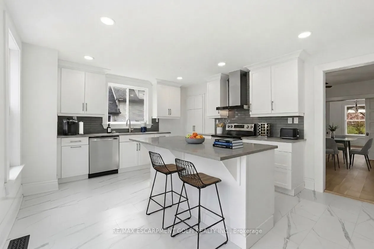 237 Main Street E
