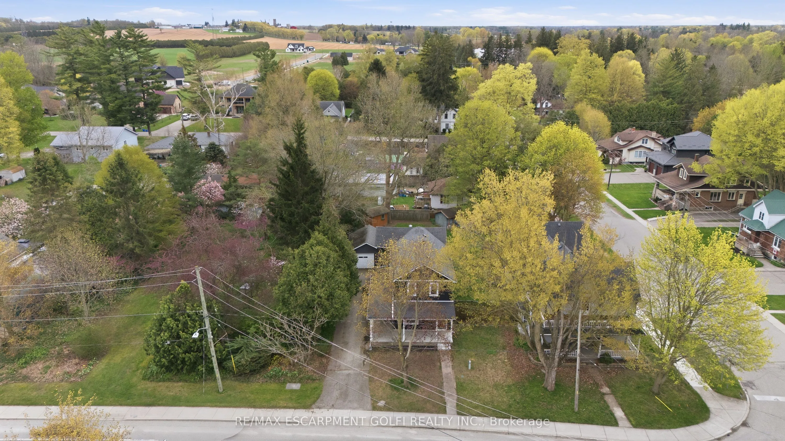 237 Main Street E
