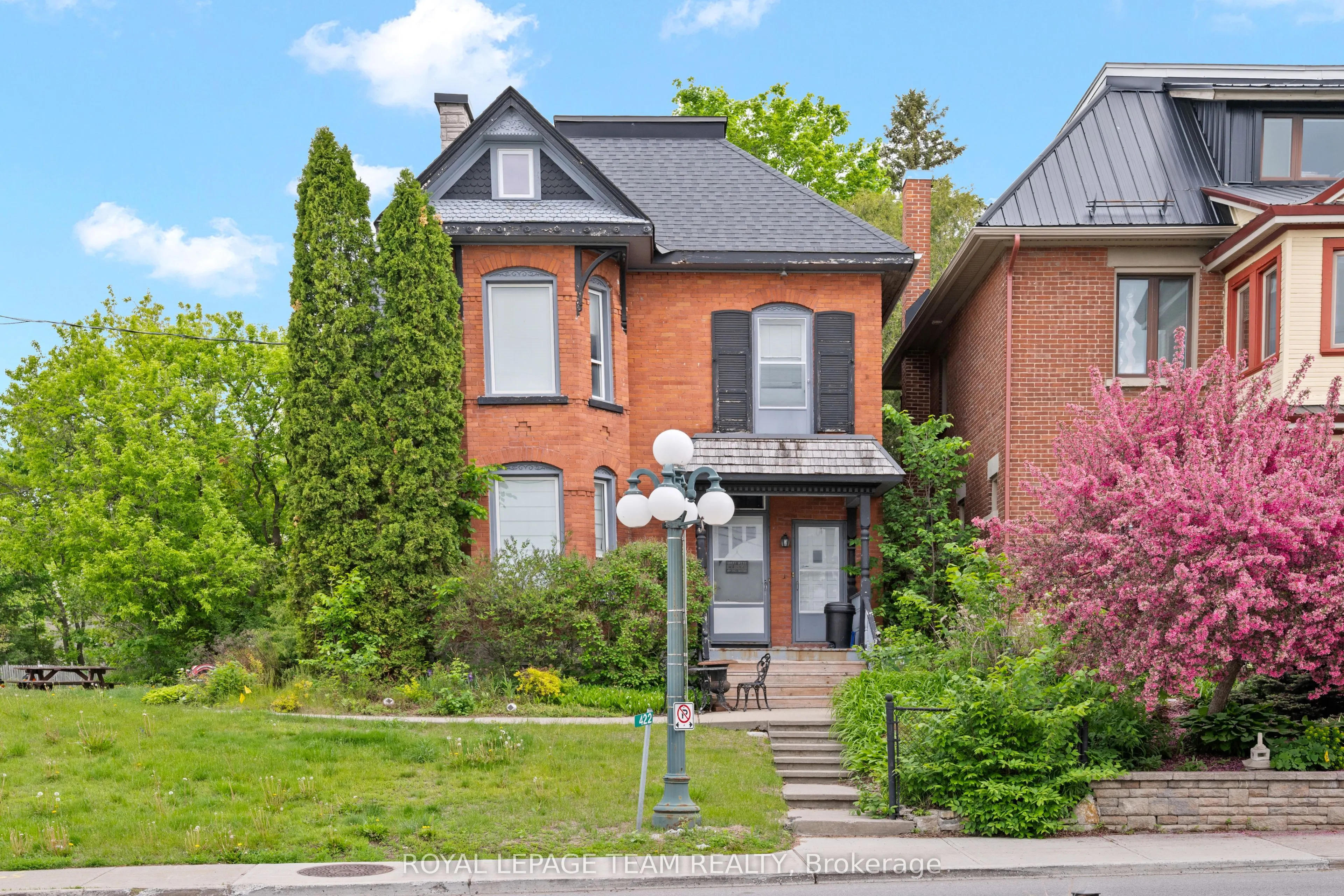 422 Donald B Munro Drive