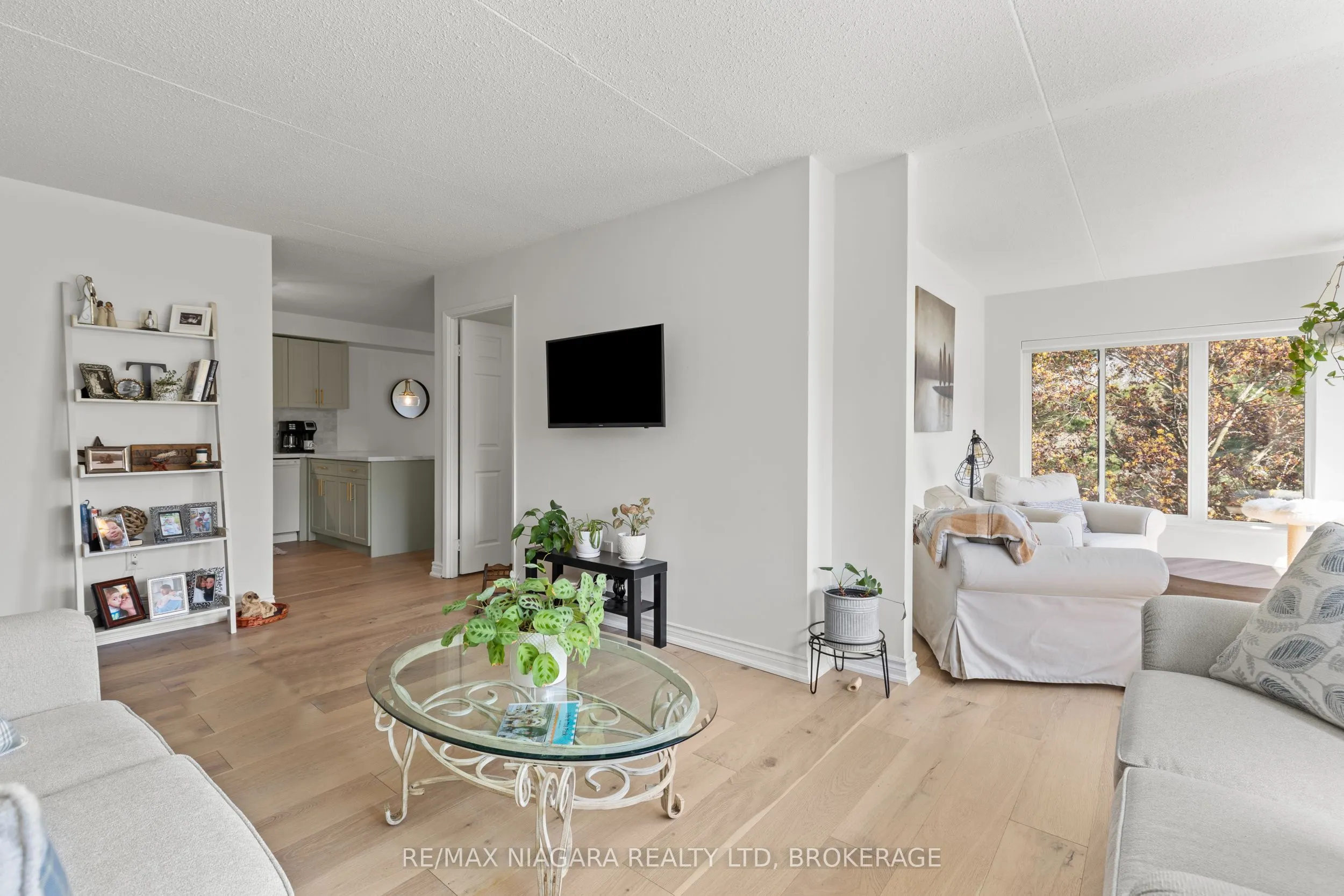 61 Paffard Street #403