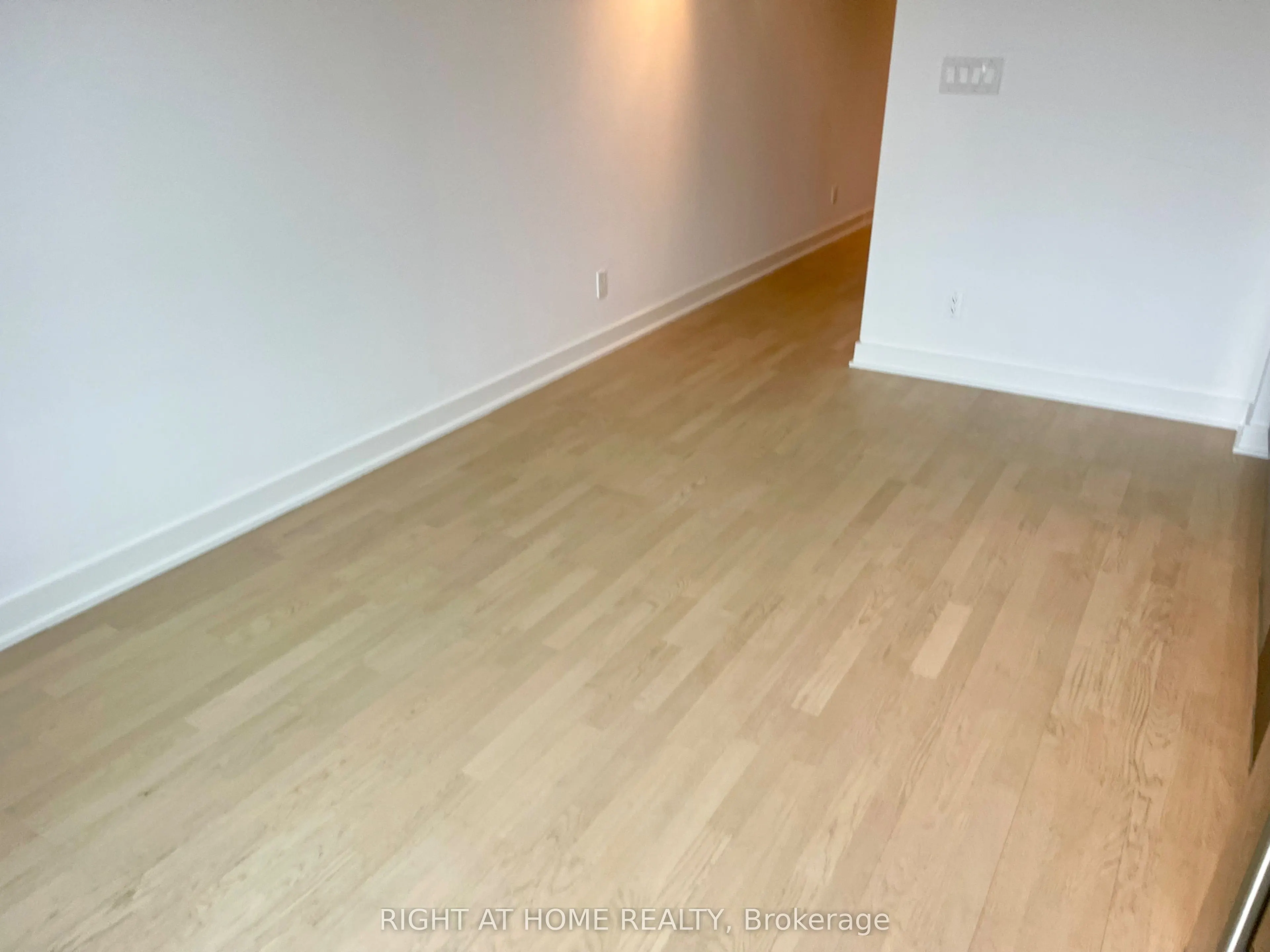 203 CATHERINE Street #705