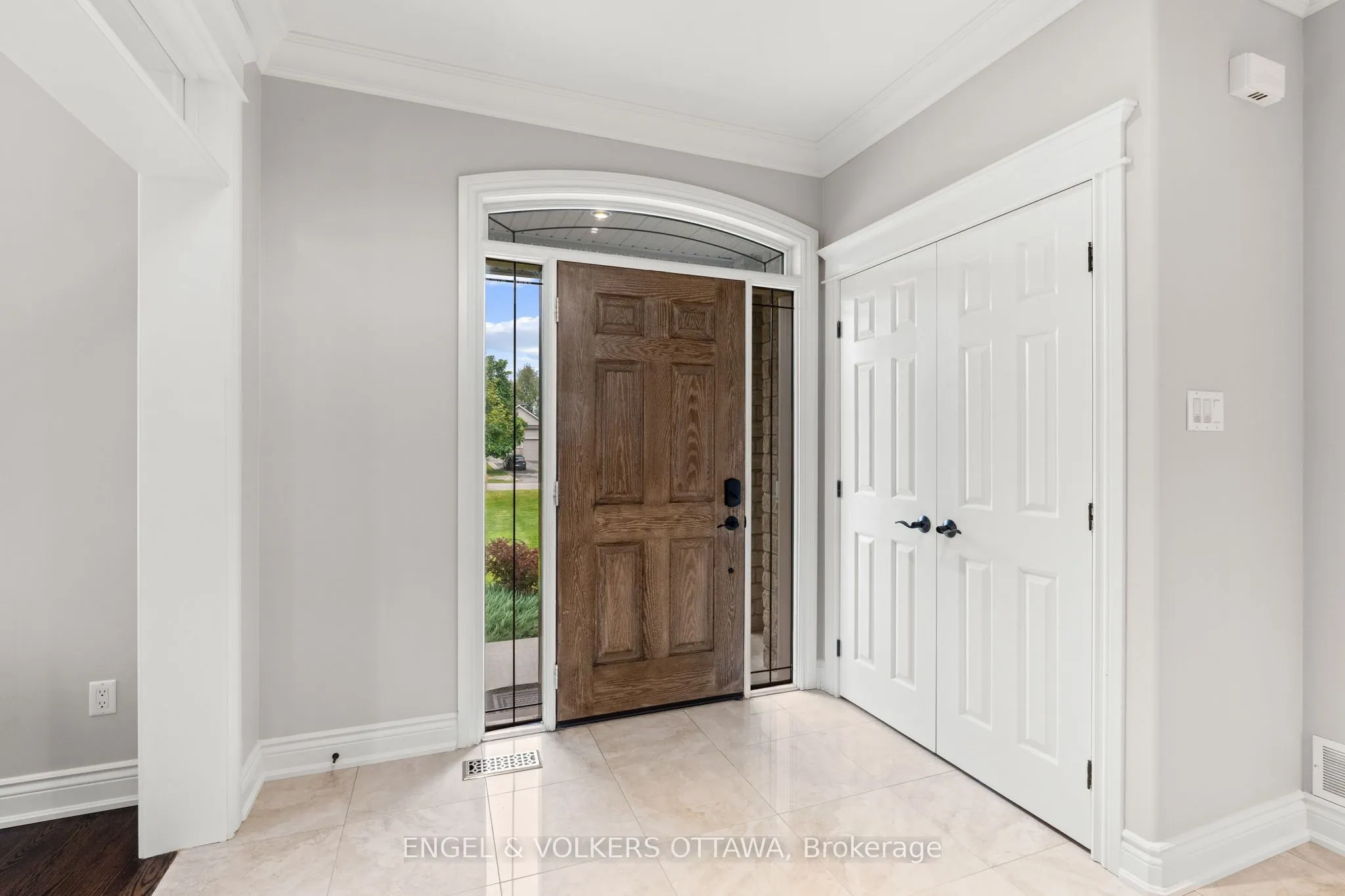 6808 Suncrest Drive