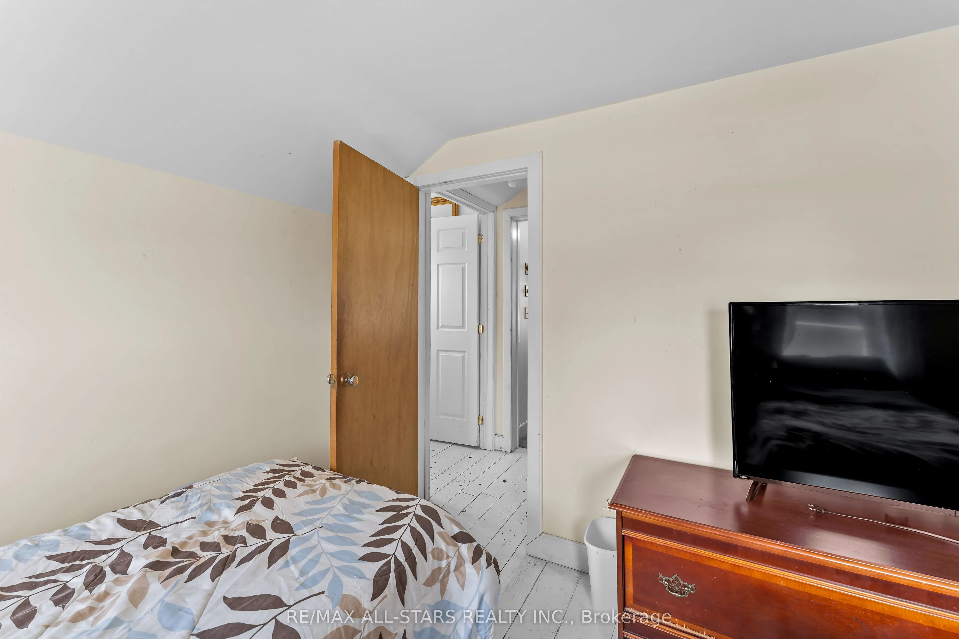 39 Francis Street W
