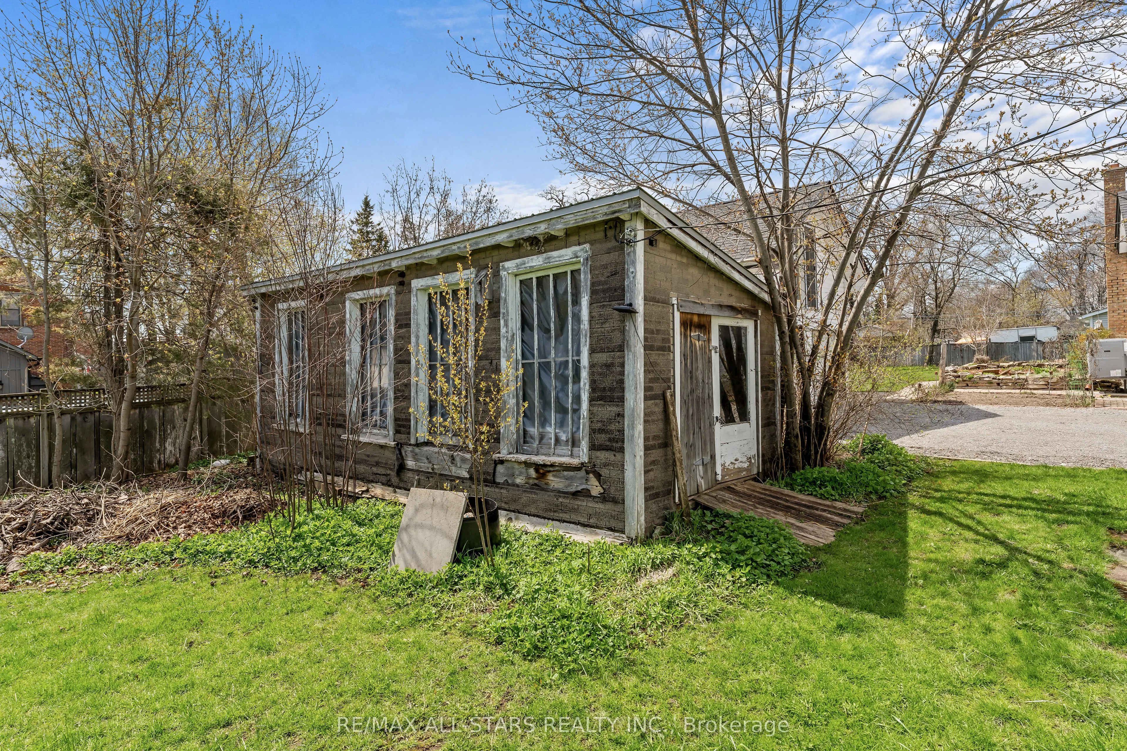 39 Francis Street W
