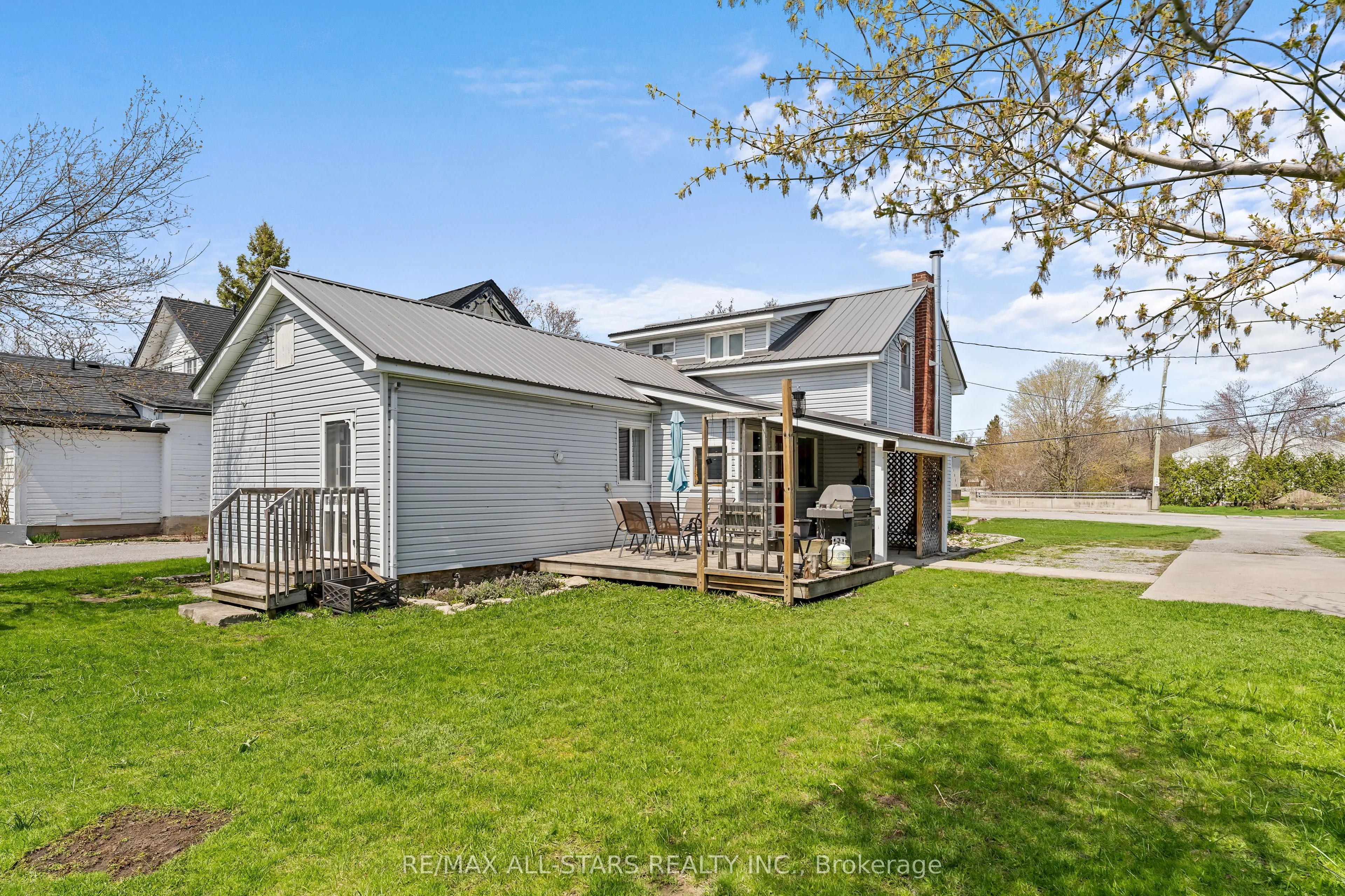 39 Francis Street W