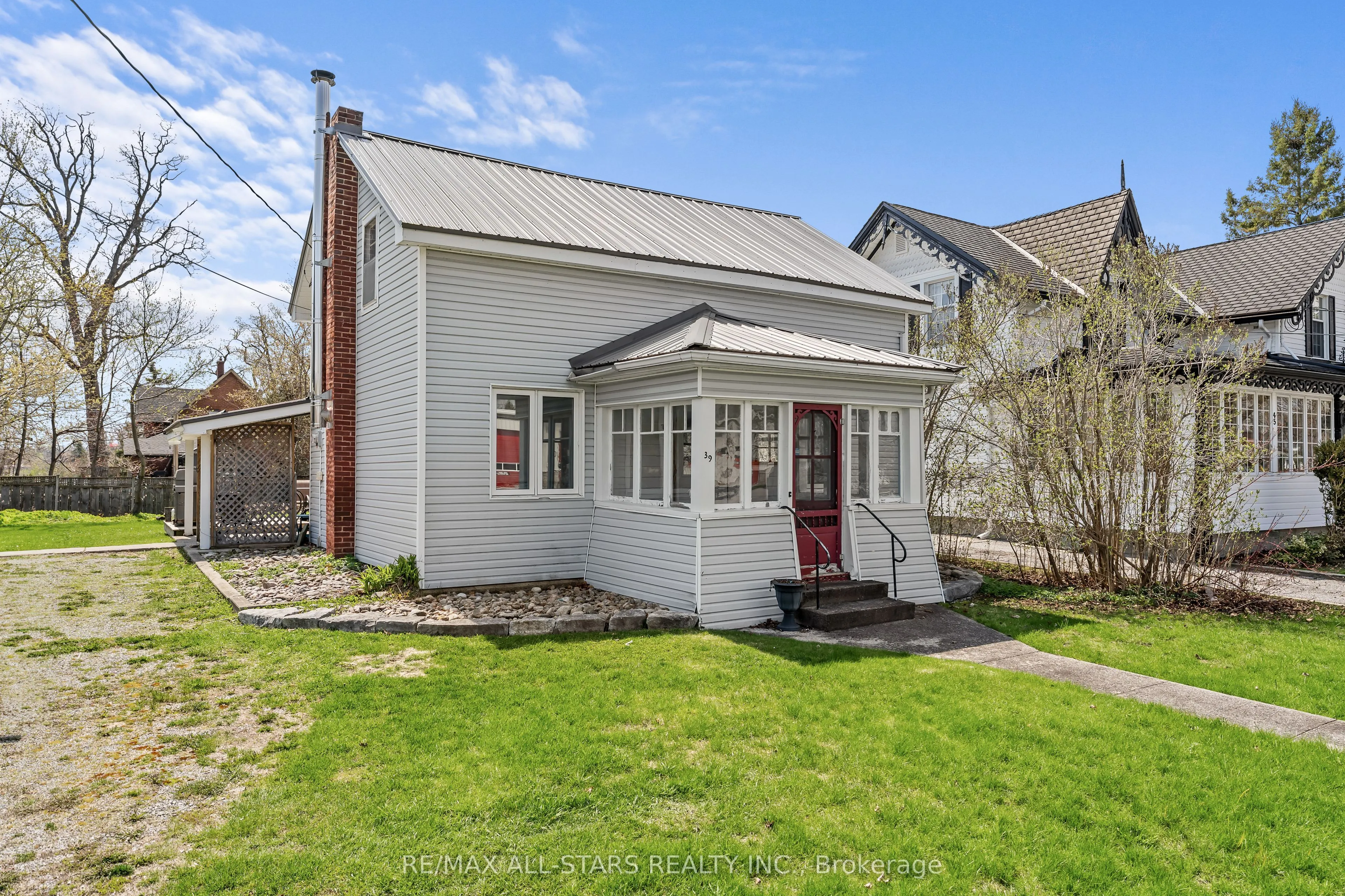 39 Francis Street W