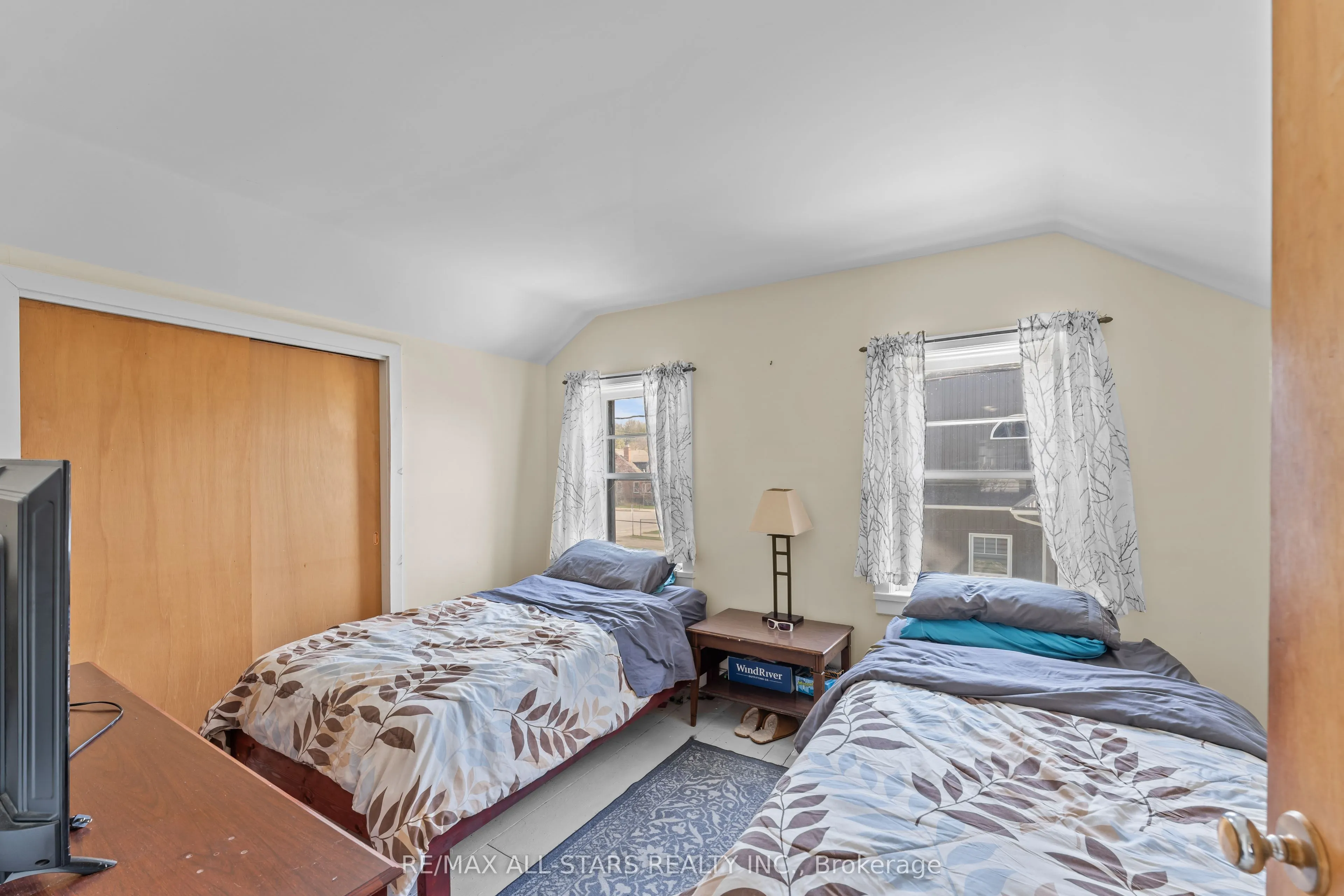 39 Francis Street W