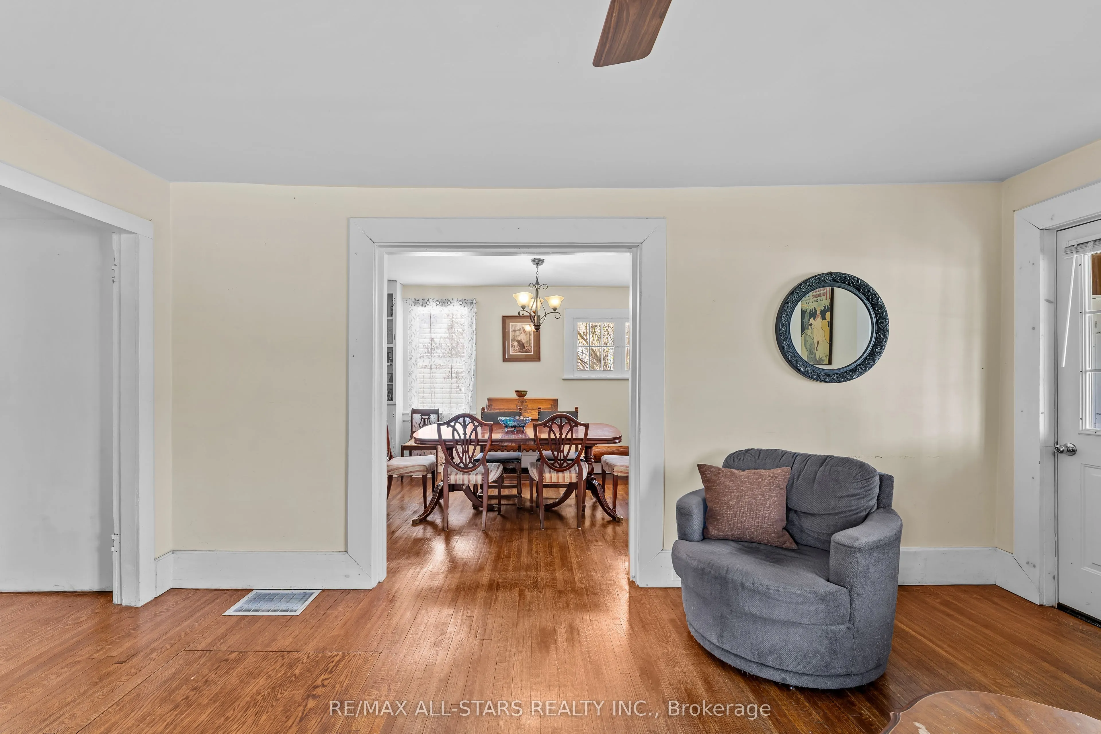 39 Francis Street W