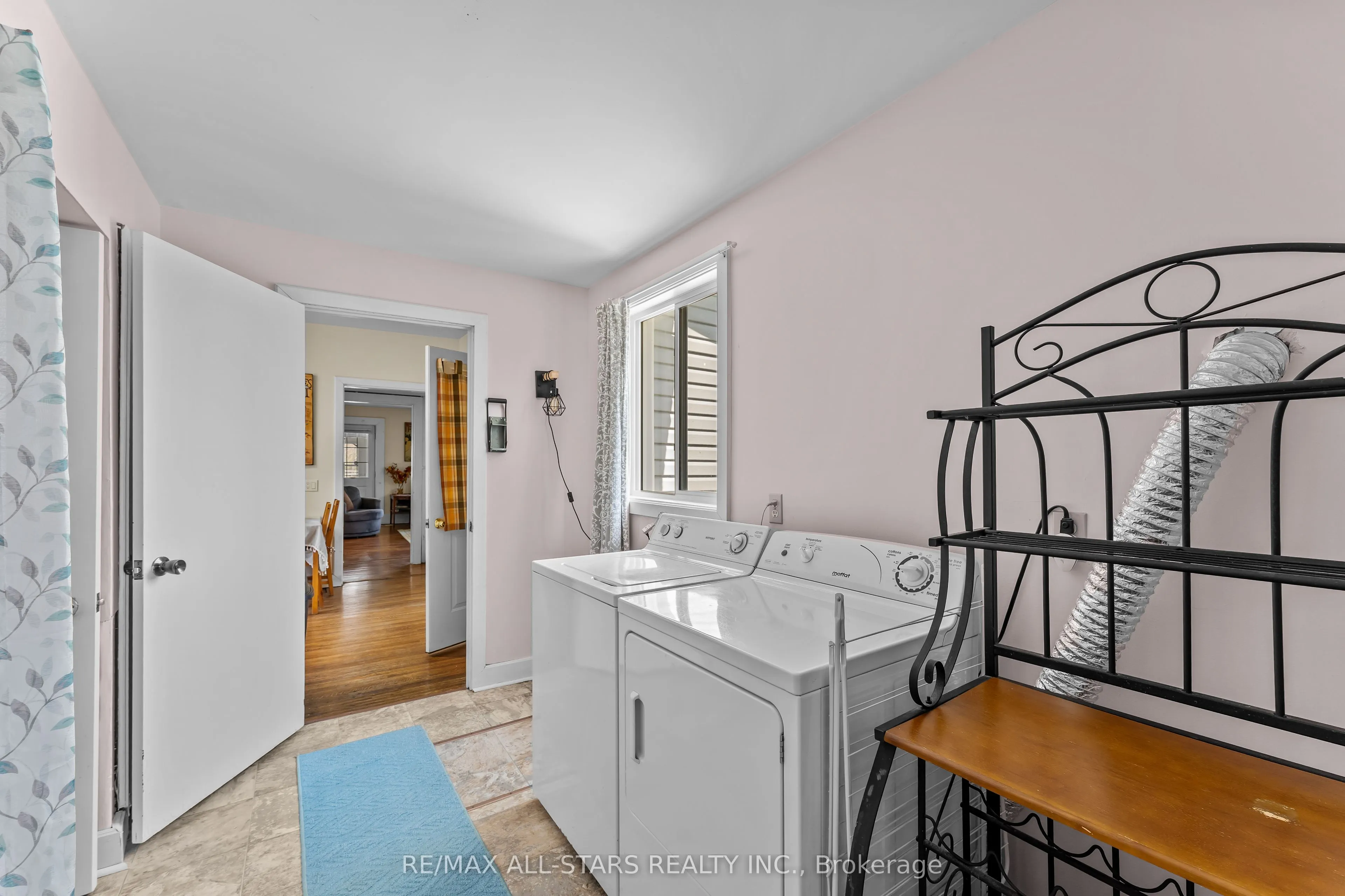39 Francis Street W