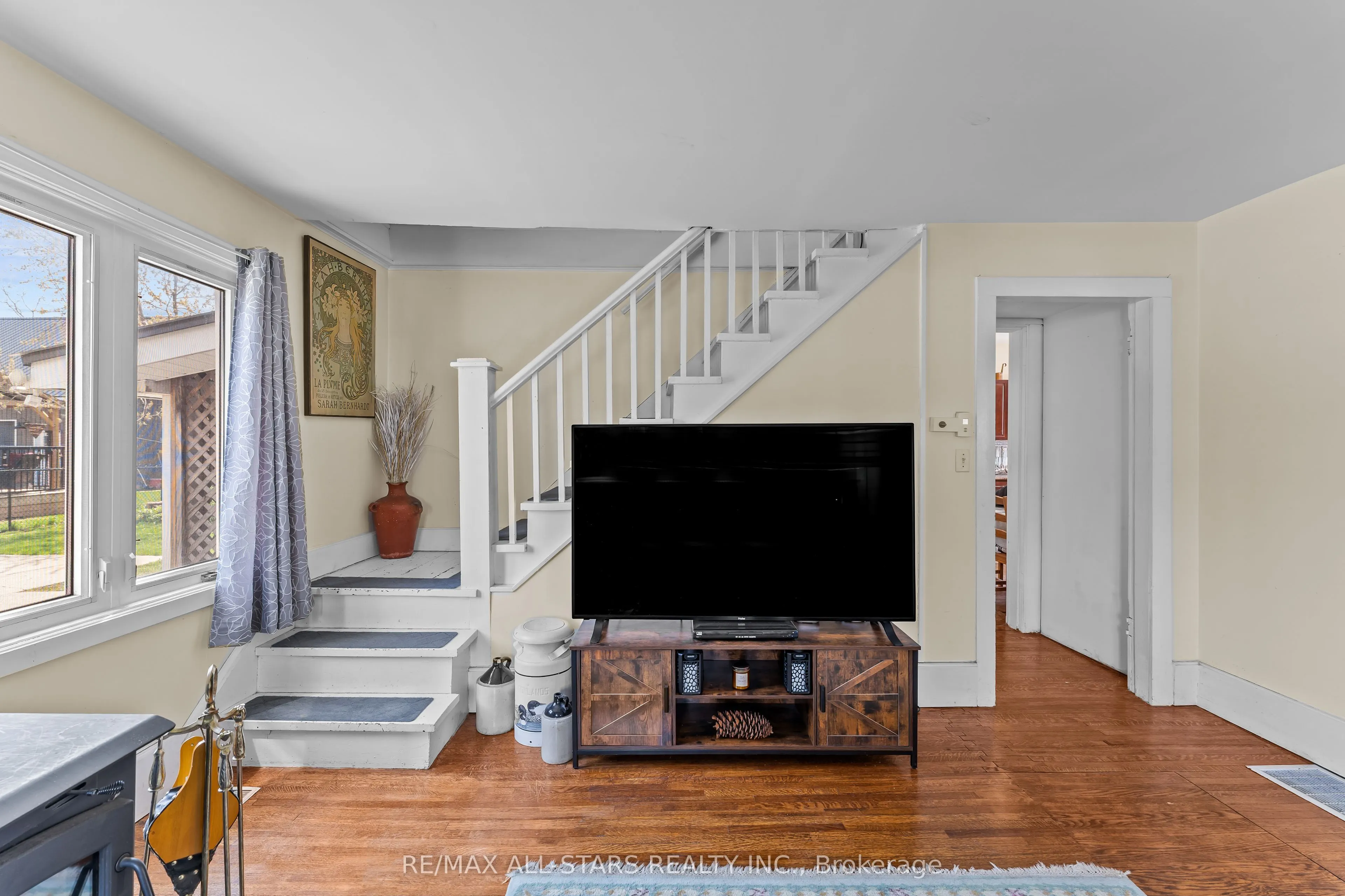 39 Francis Street W