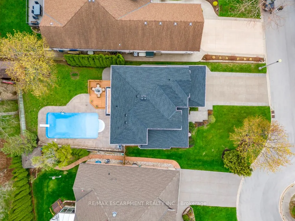 8 SOPHIE Court