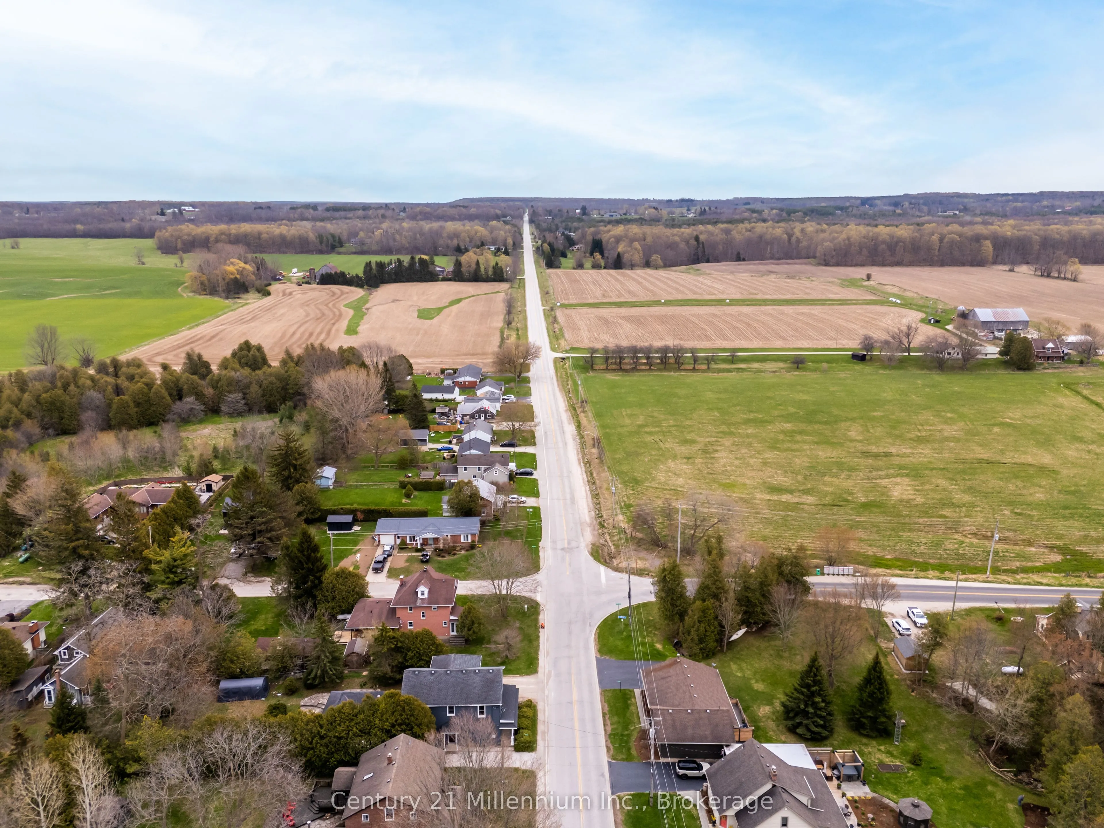 303025 15 Grey Road