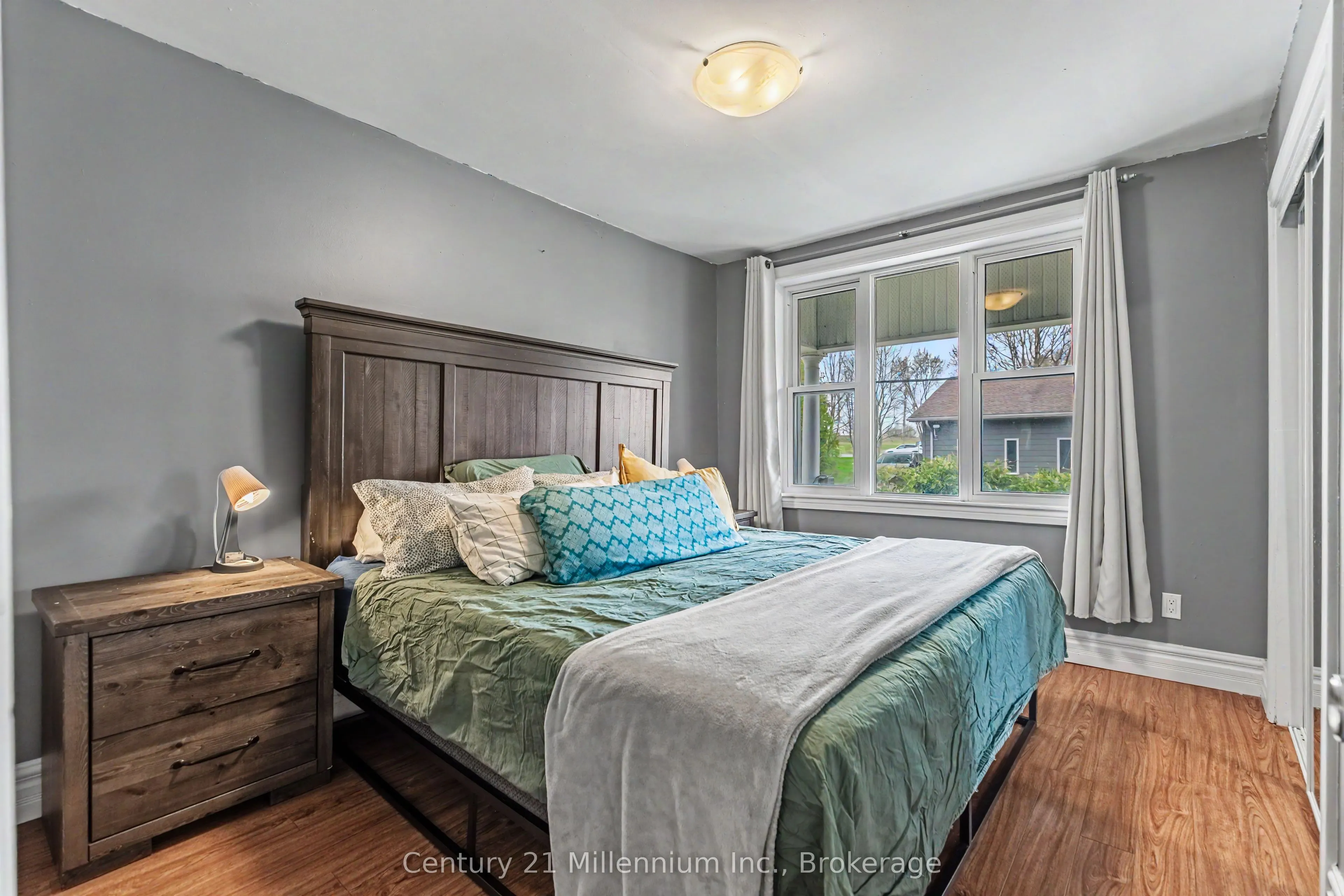 303025 15 Grey Road