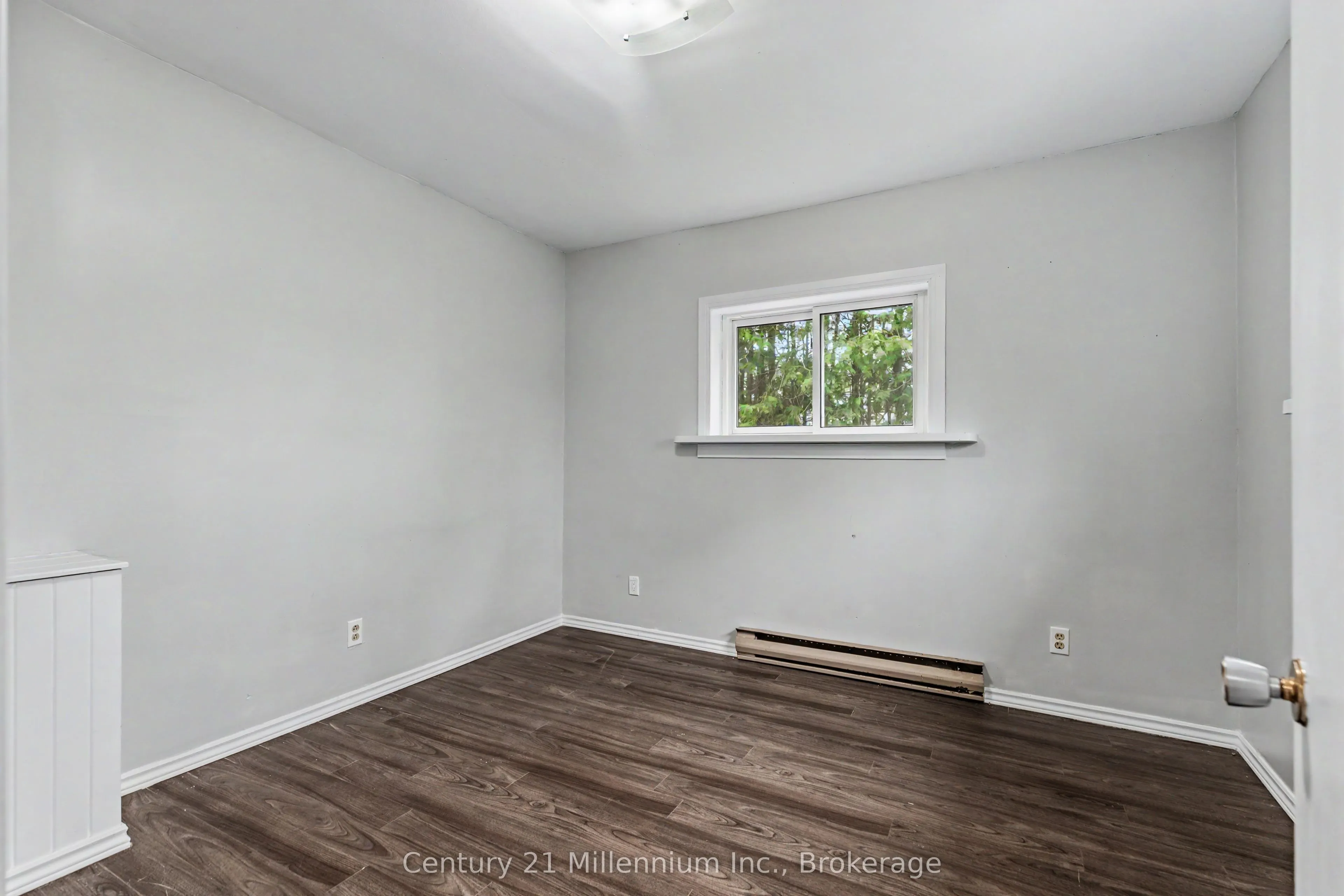 303025 15 Grey Road