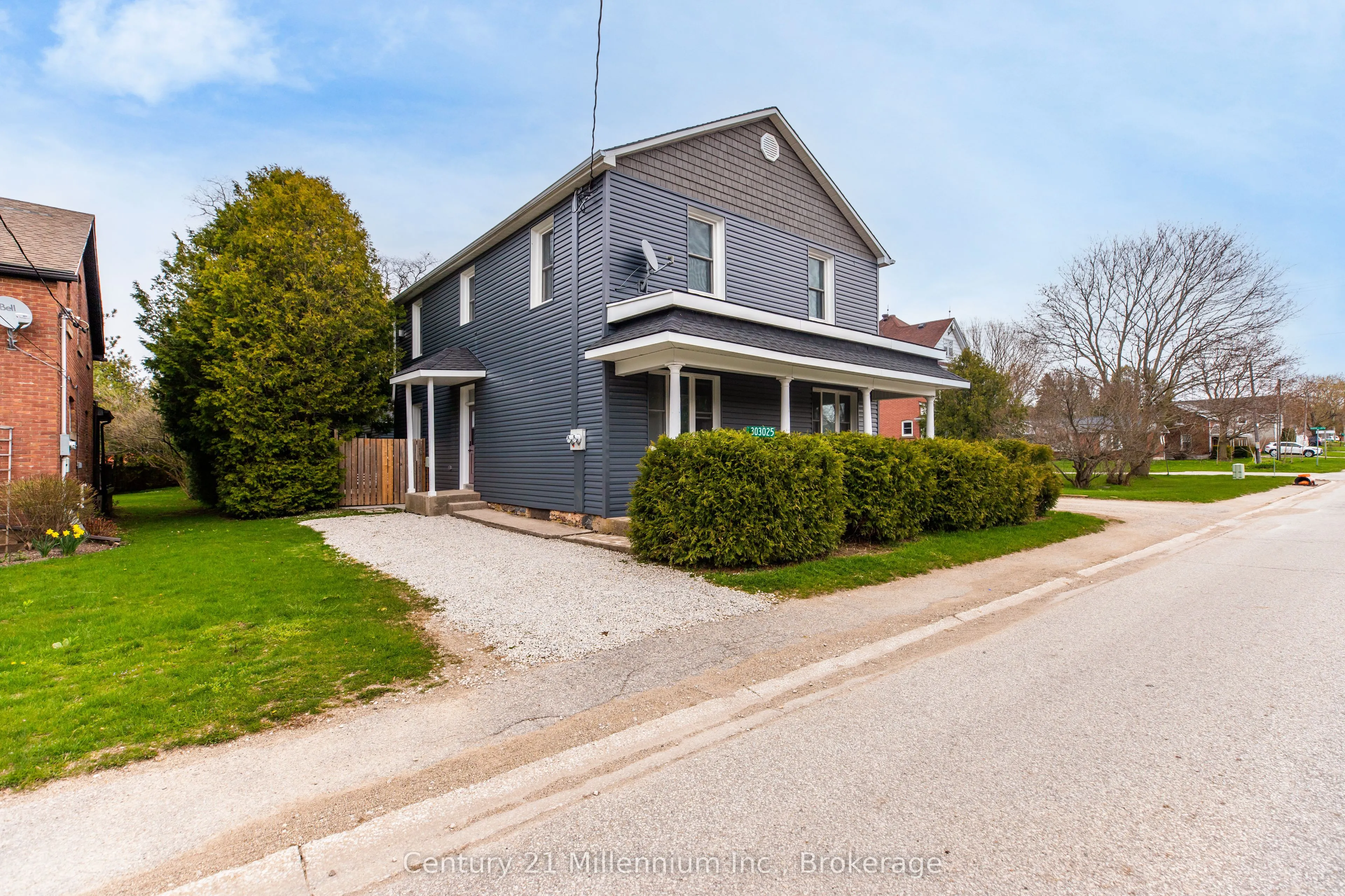 303025 15 Grey Road