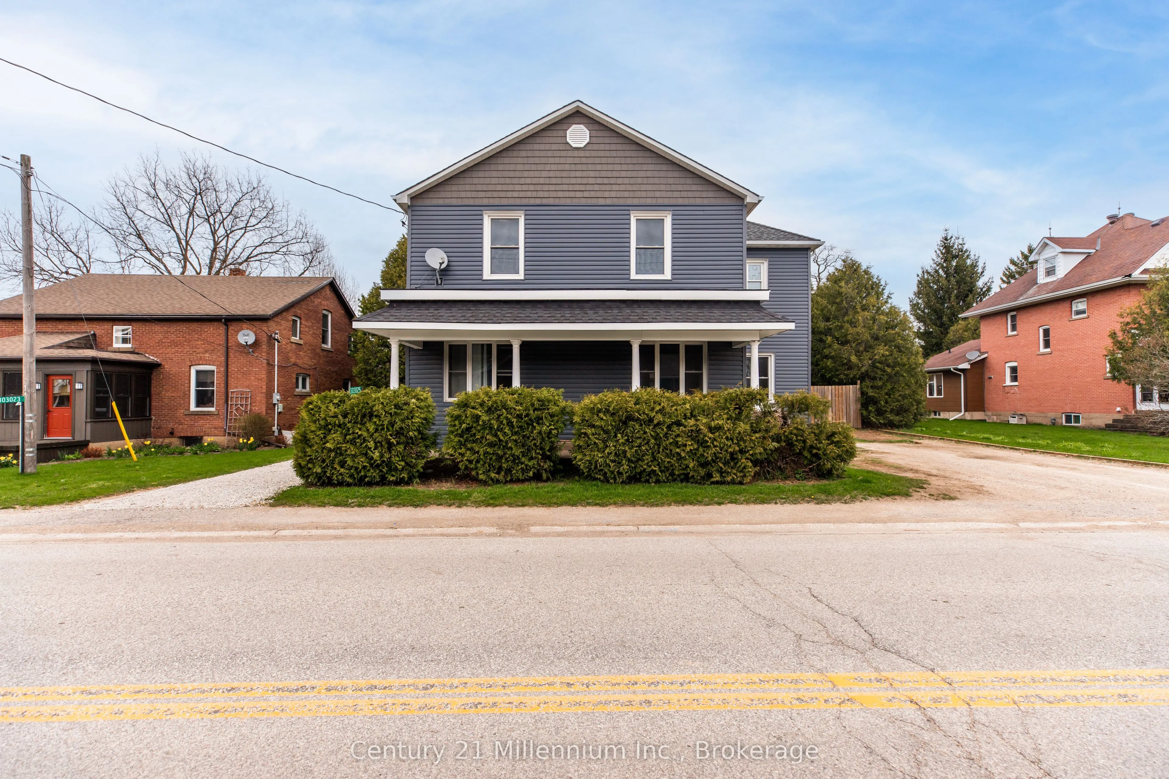 303025 15 Grey Road
