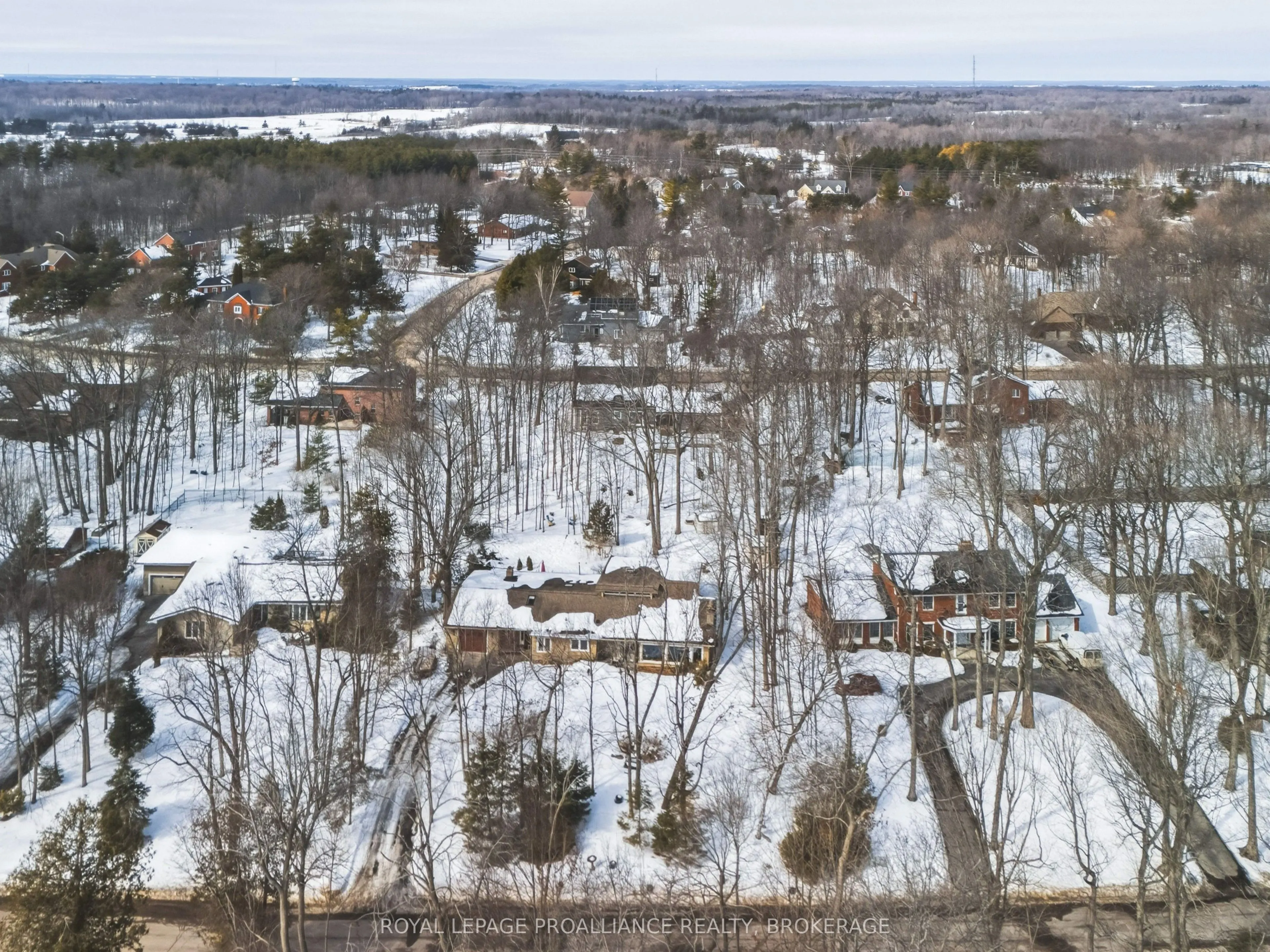 27 Riverside Drive