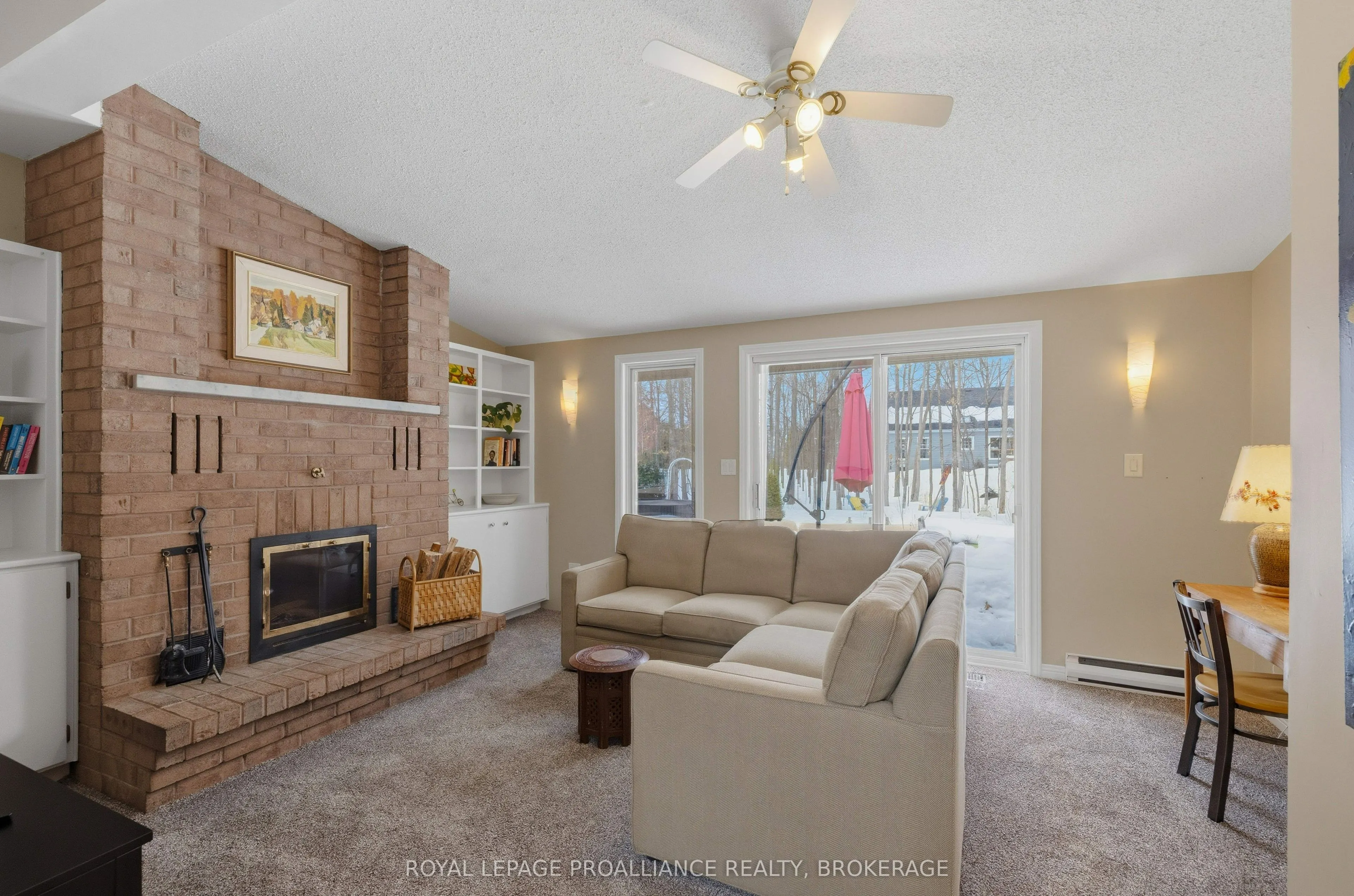 27 Riverside Drive