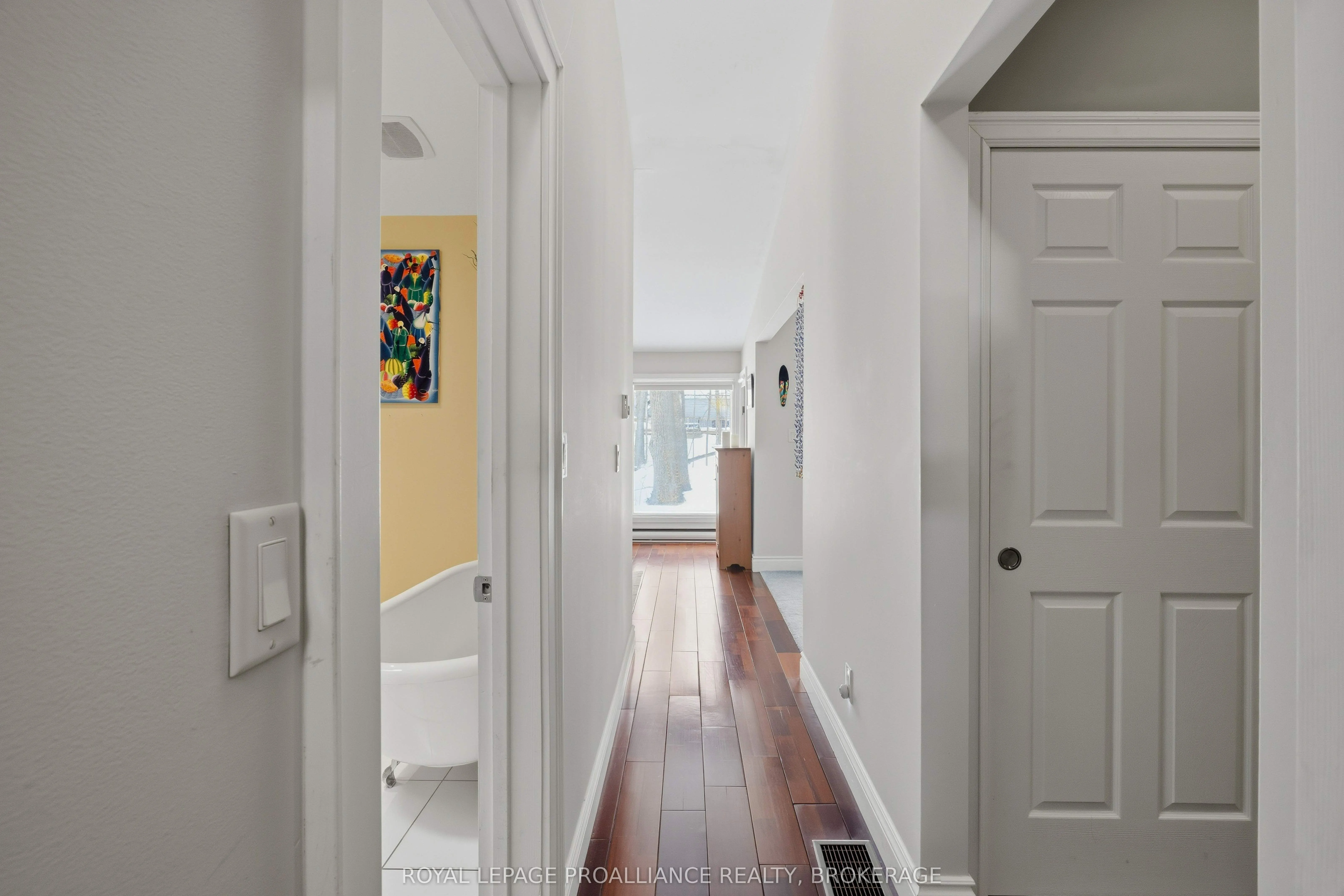 27 Riverside Drive