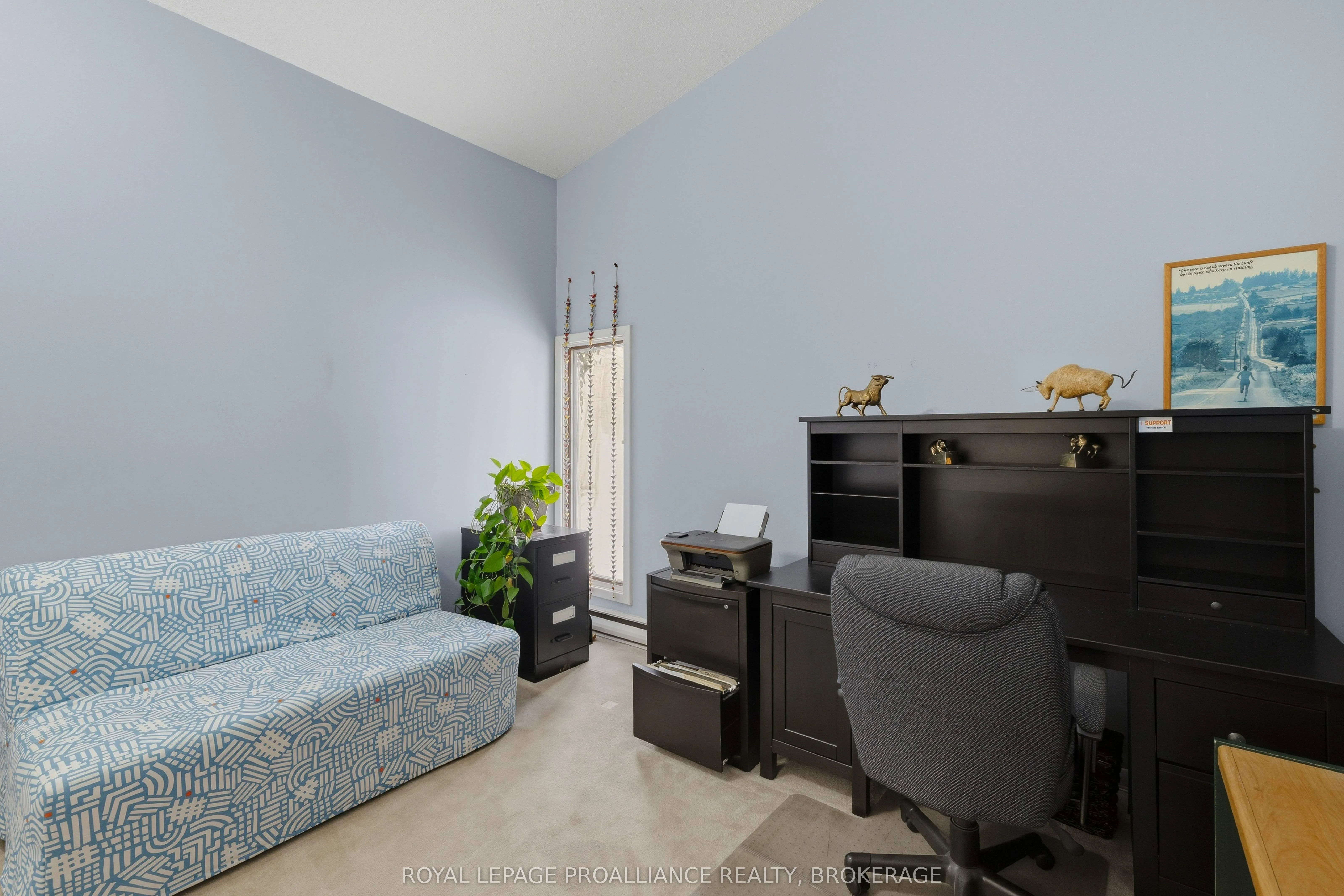 27 Riverside Drive