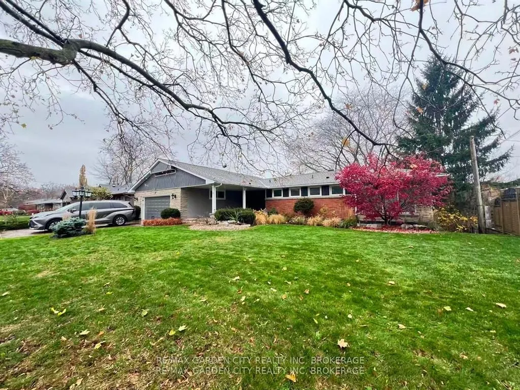 28 MARSDALE Drive