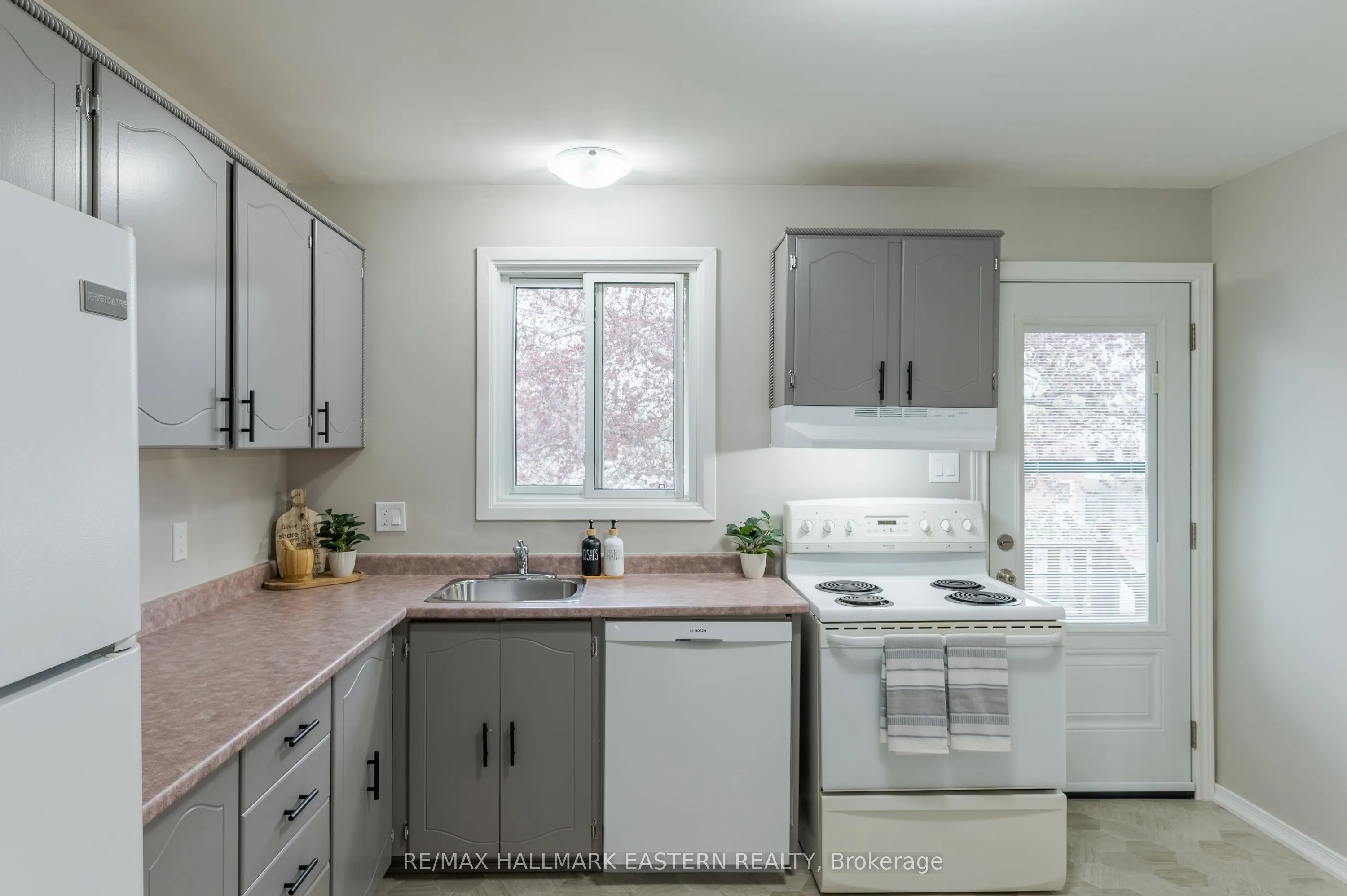 591 Otonabee Drive