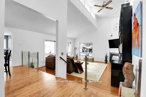 11728 Lakeshore Drive