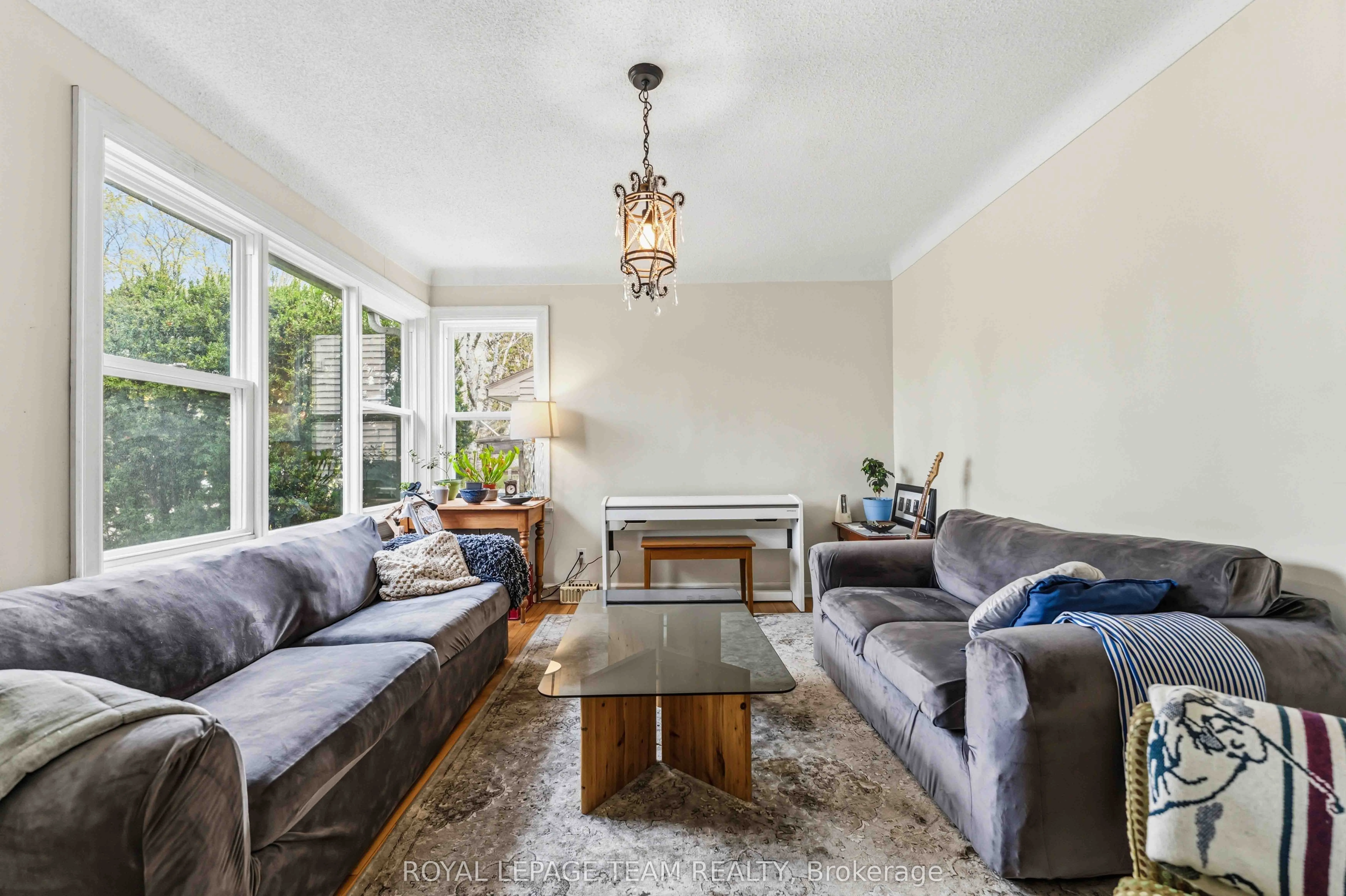 1272 Livingstone Avenue