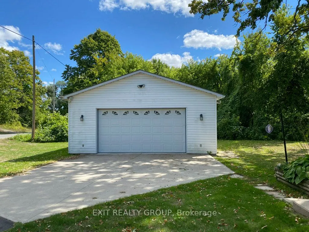 87 Bernard Long Road
