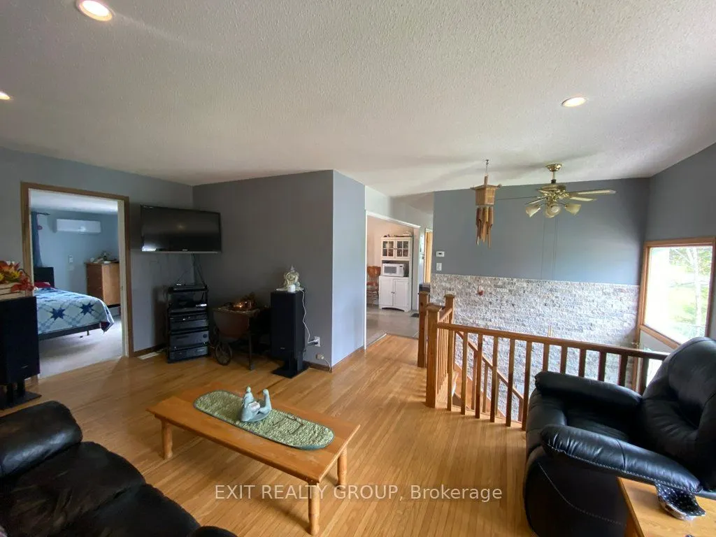 87 Bernard Long Road