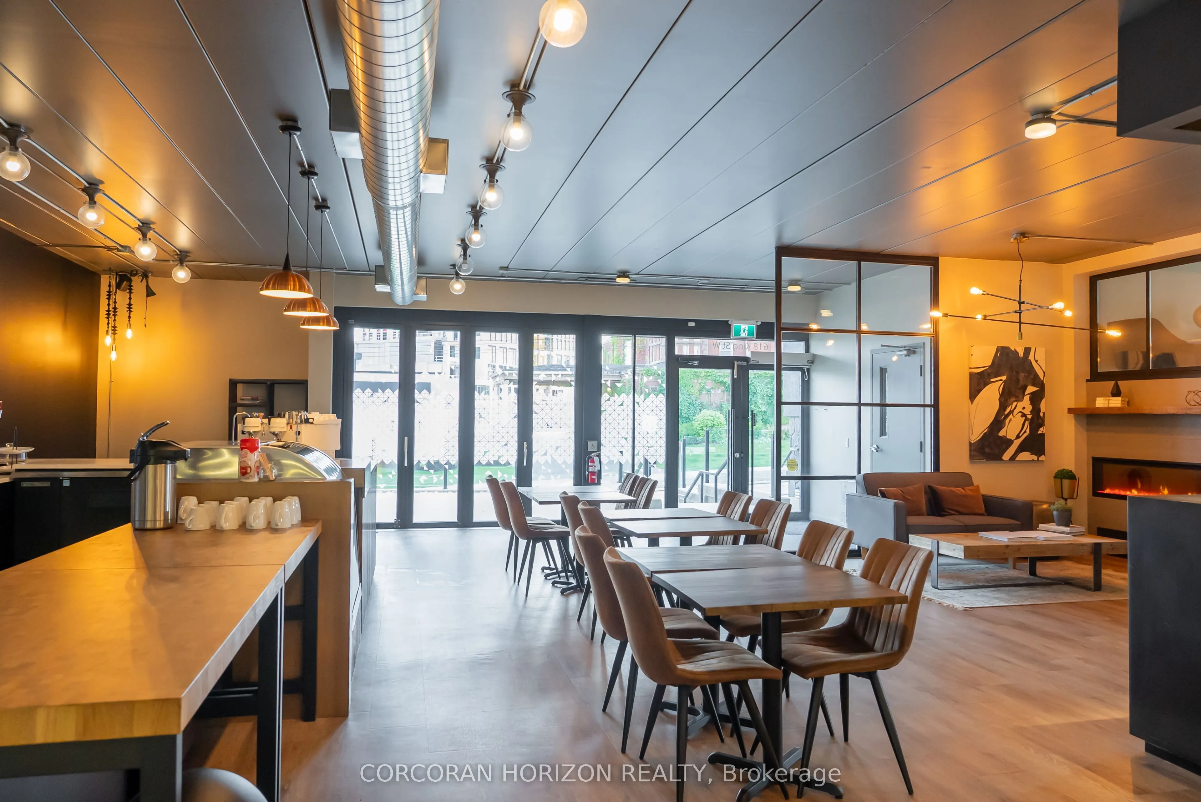 618 King Street W