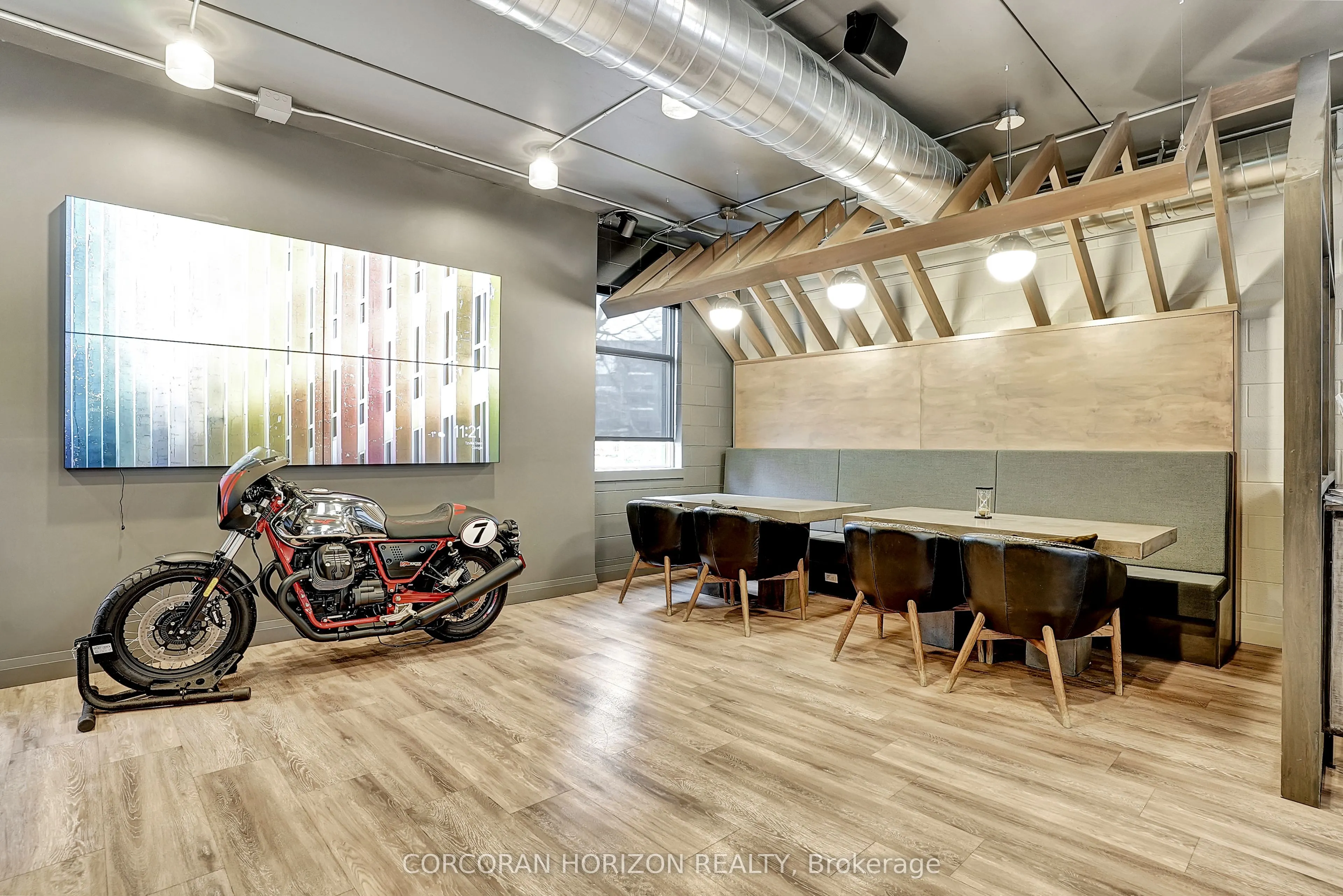 618 King Street W