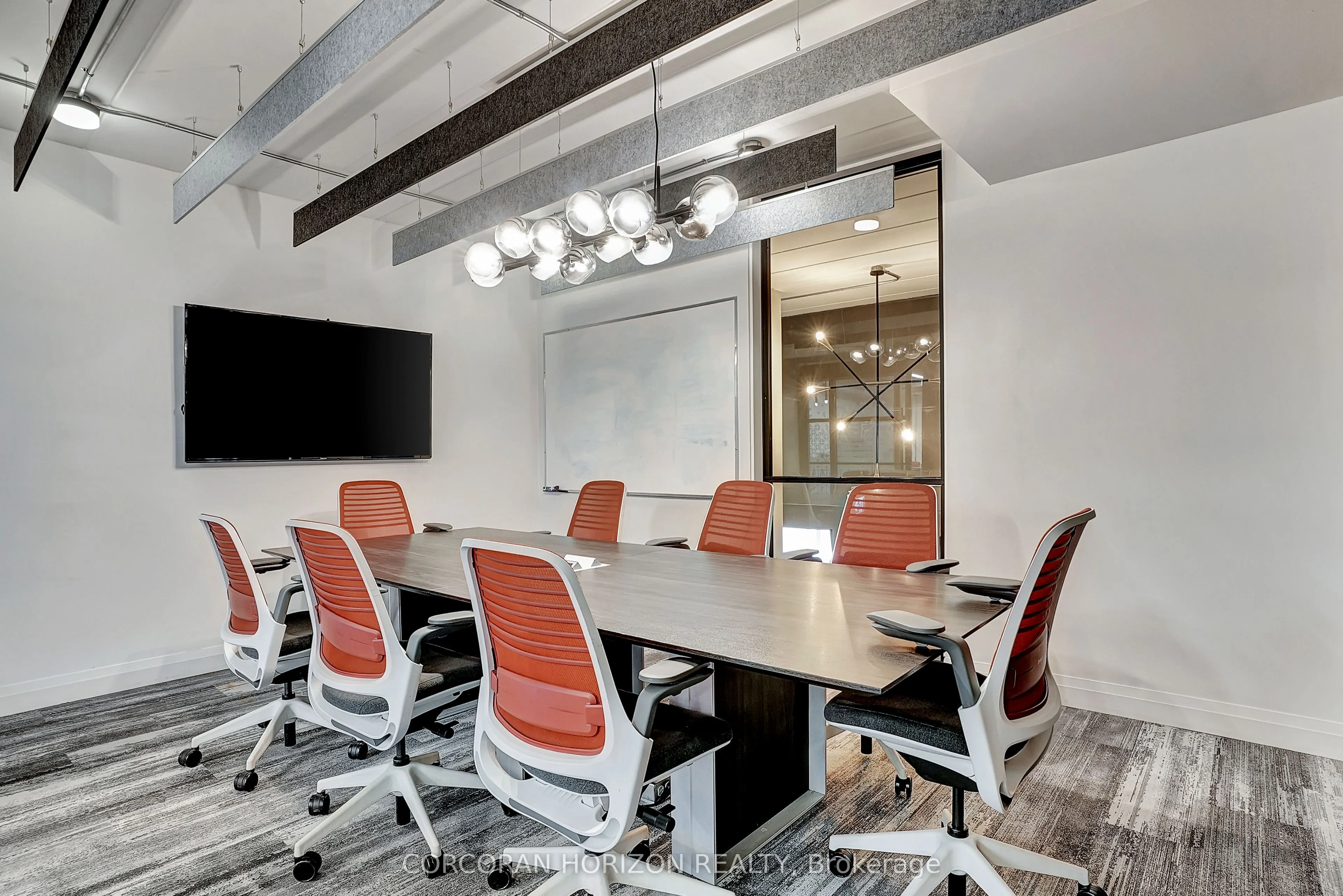 618 King Street W
