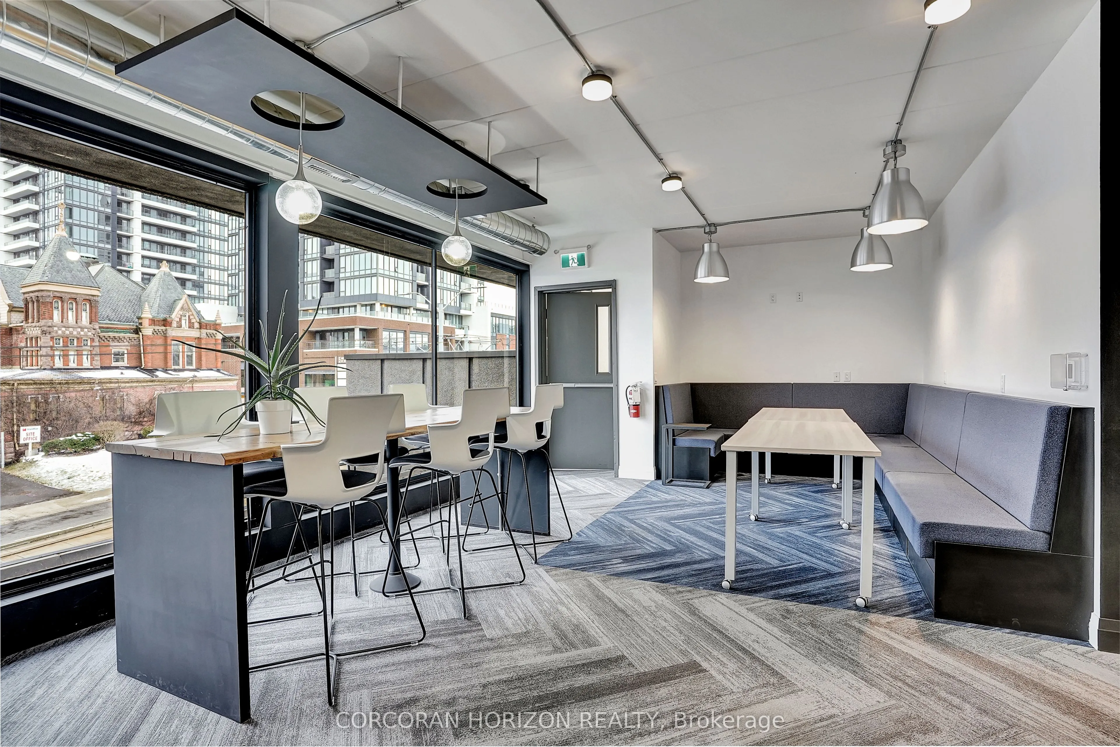 618 King Street W